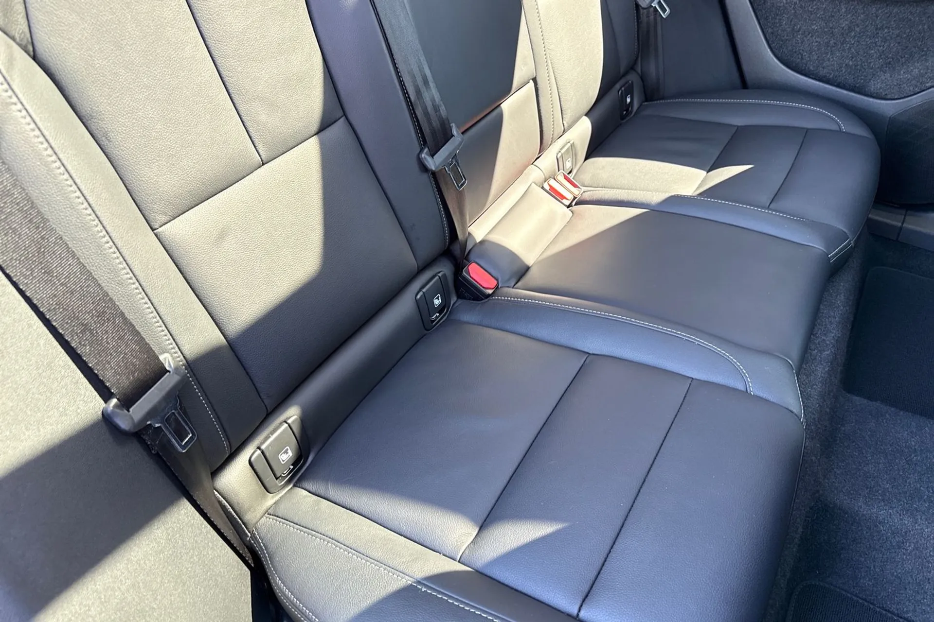 Volvo XC40 thumbnail image number 25