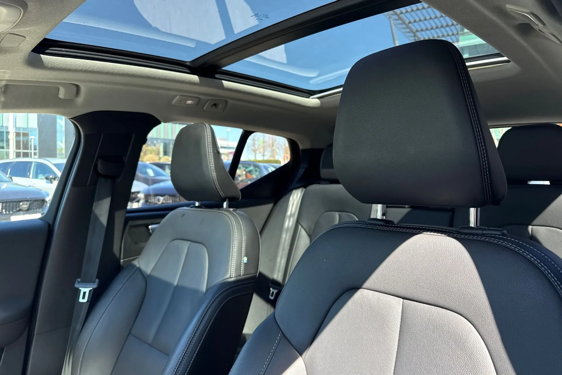 Volvo XC40 thumbnail image number 29