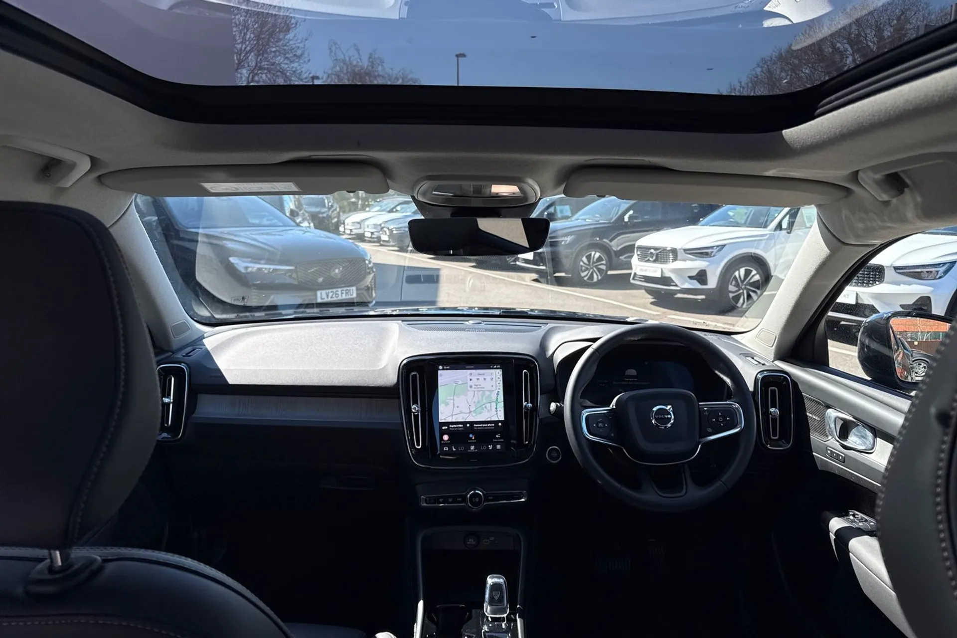 Volvo XC40 thumbnail image number 3