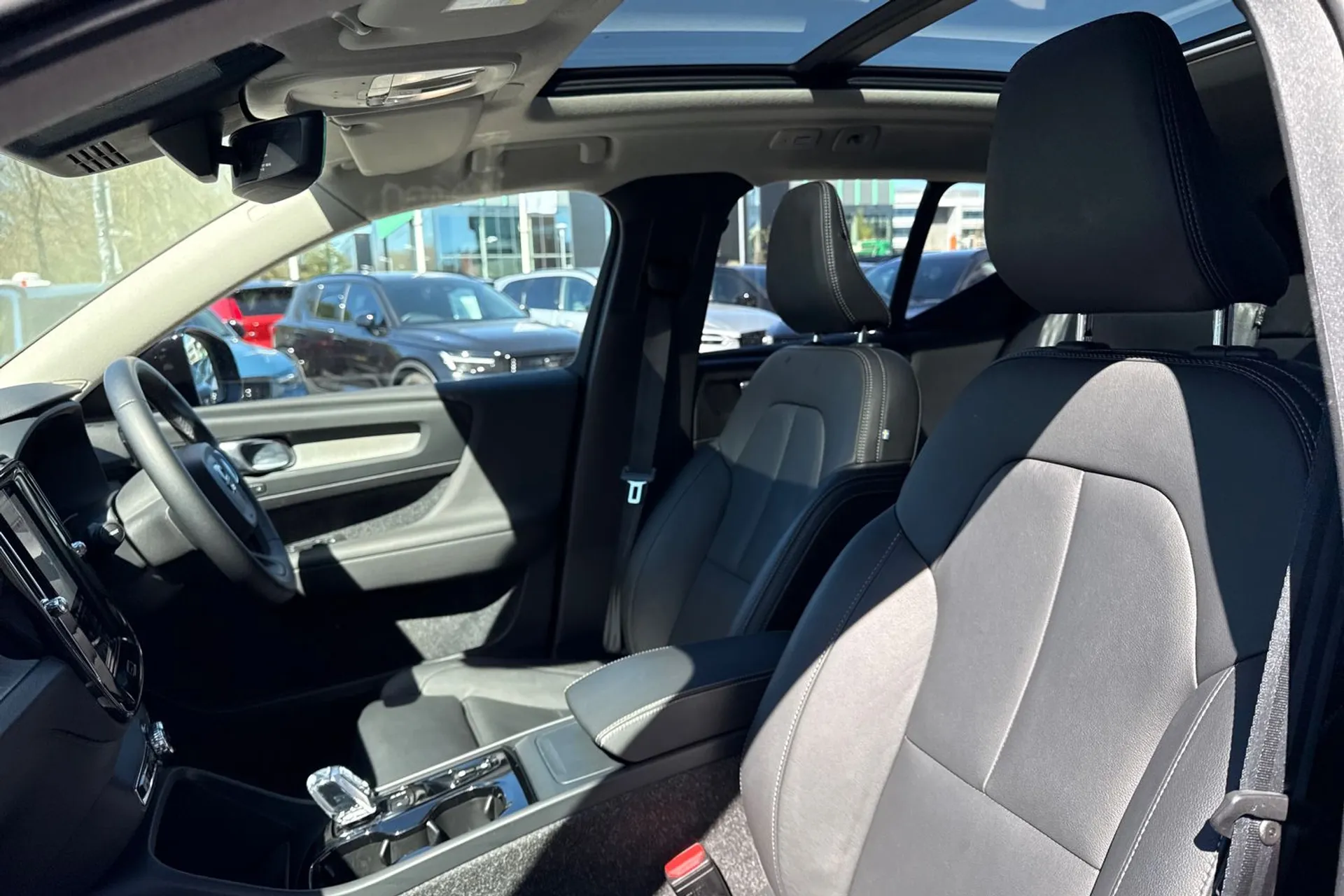 Volvo XC40 thumbnail image number 28