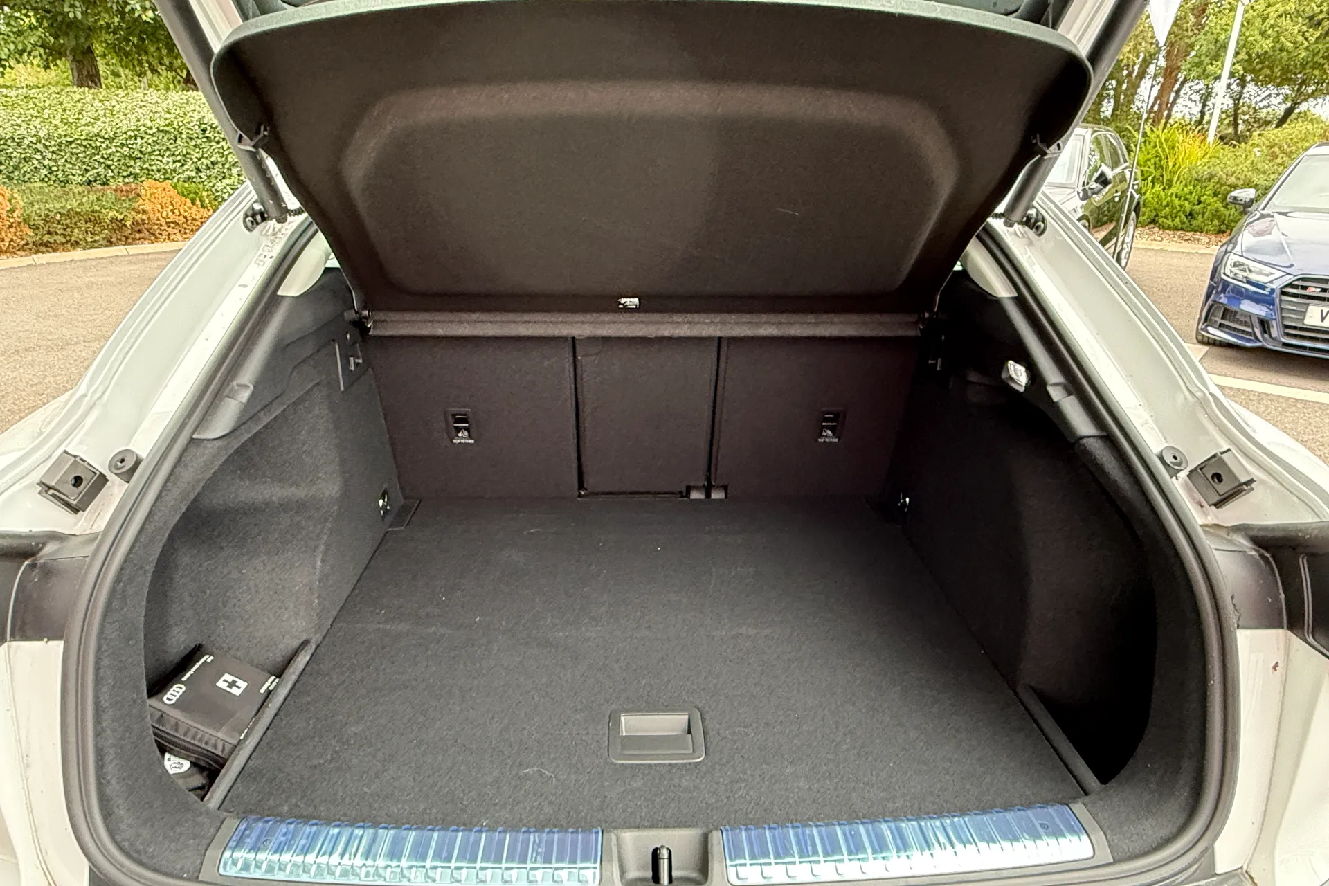Audi Q3 thumbnail image number 34