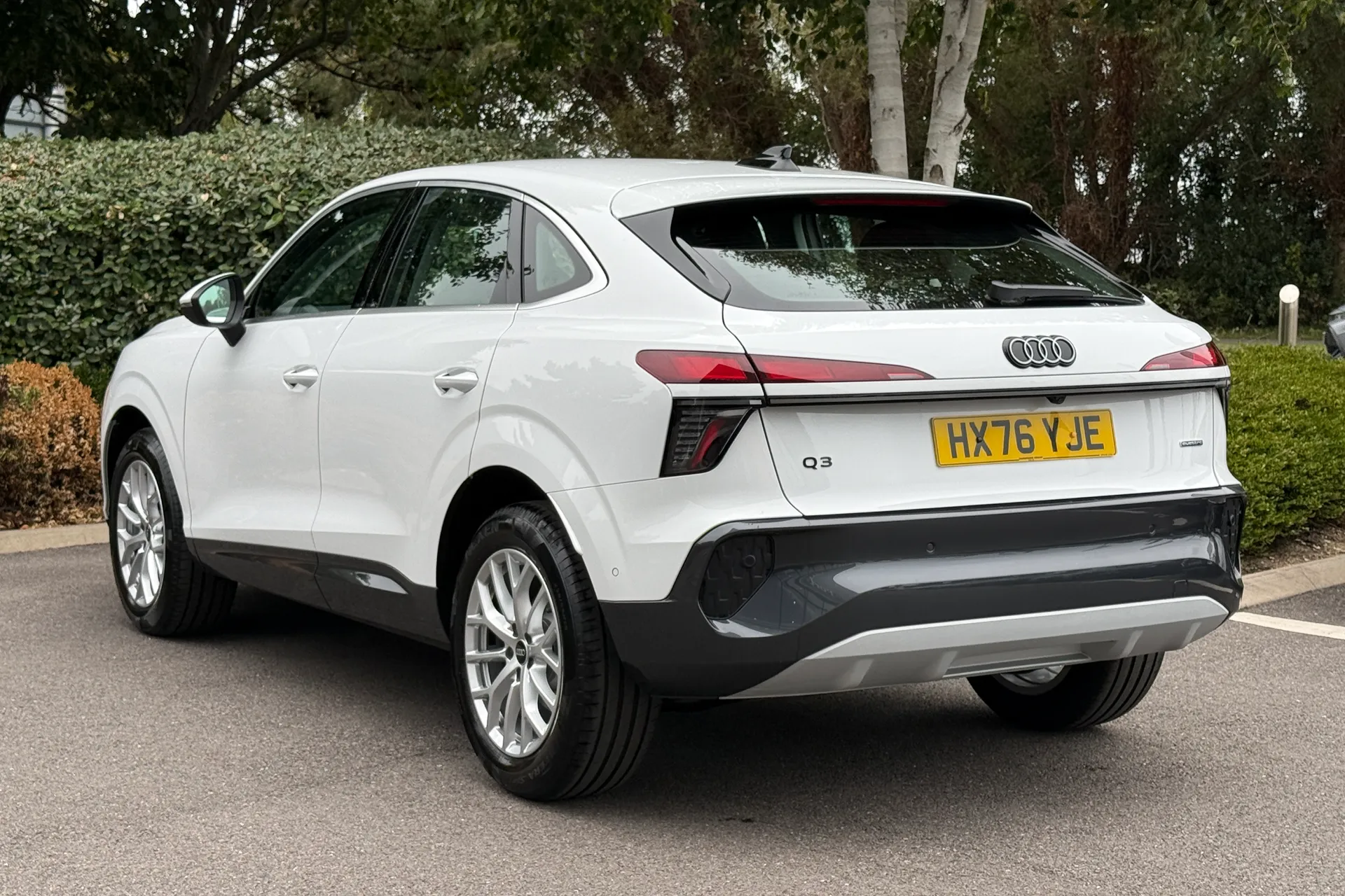 Audi Q3 thumbnail image number 11