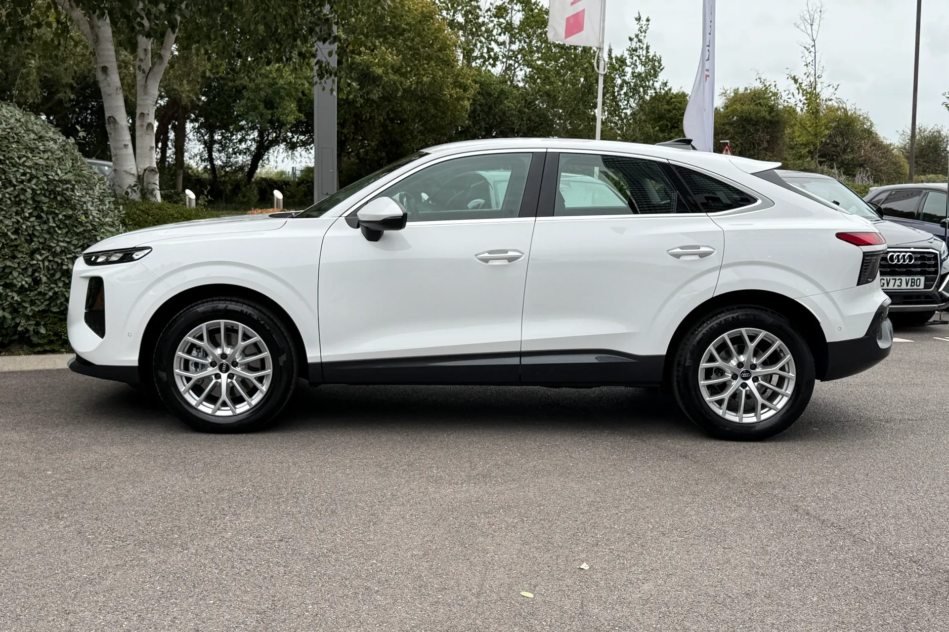 Audi Q3 thumbnail image number 20