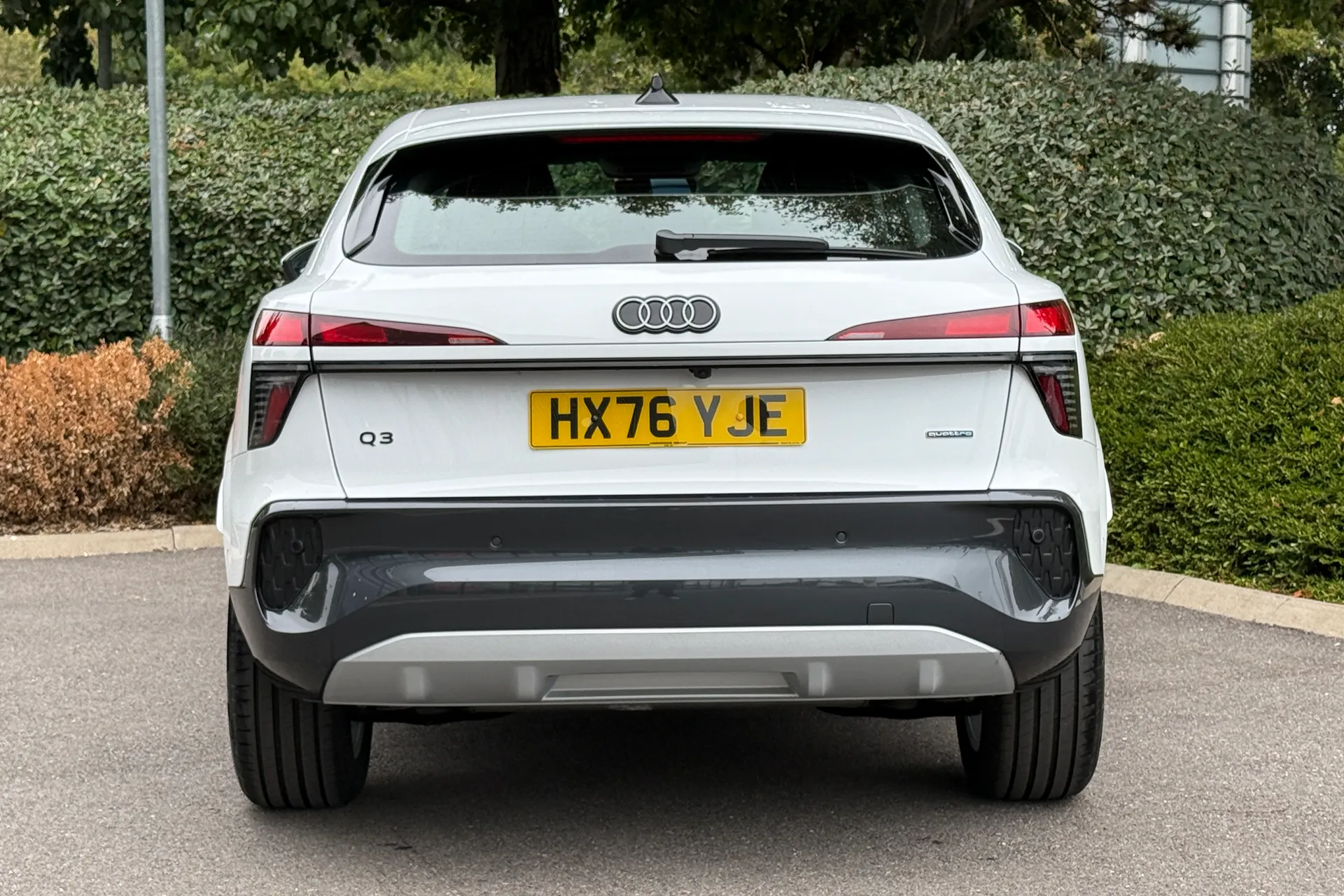 Audi Q3 thumbnail image number 10