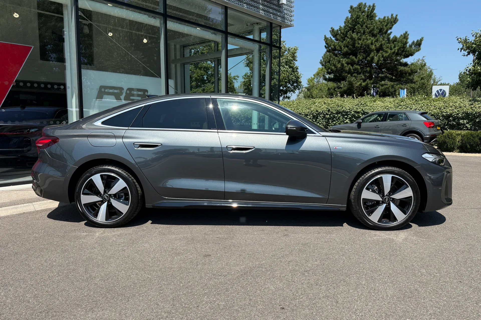 Audi A5 thumbnail image number 2