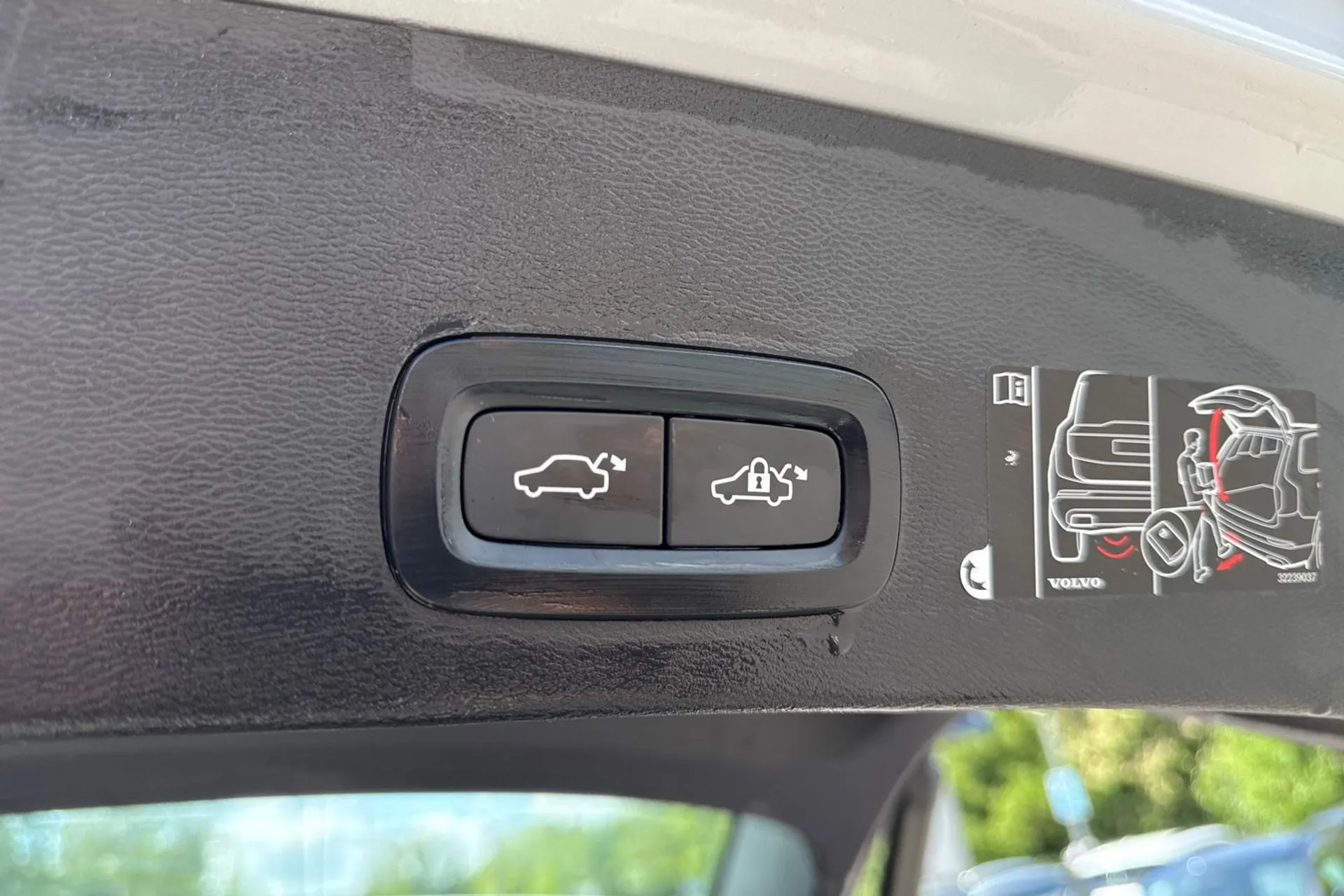 Volvo XC40 thumbnail image number 21