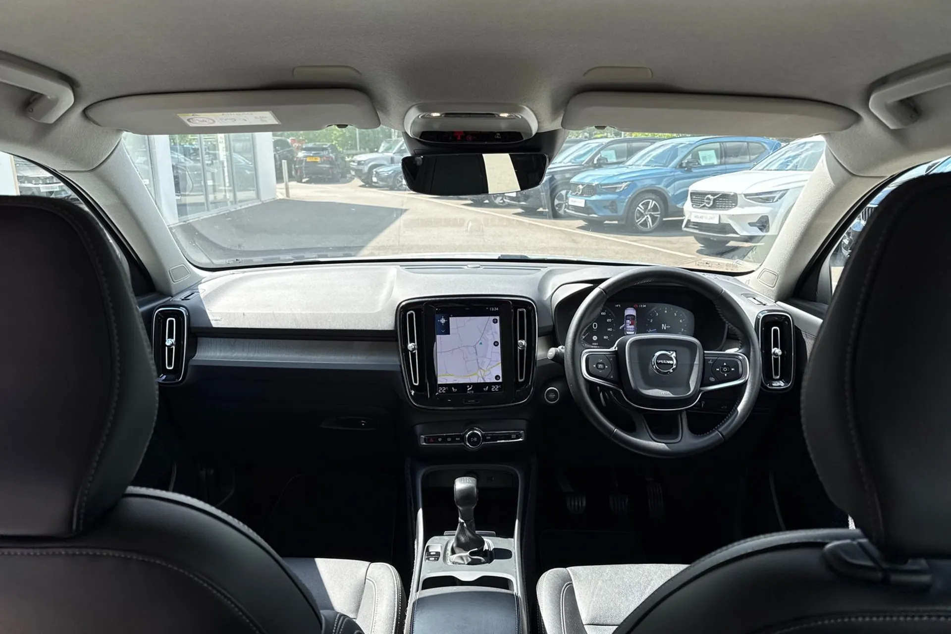 Volvo XC40 thumbnail image number 3