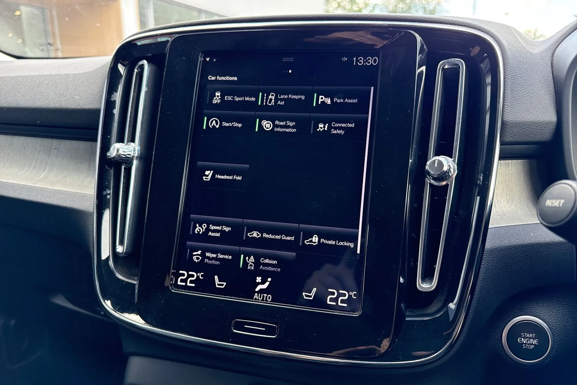 Volvo XC40 thumbnail image number 40