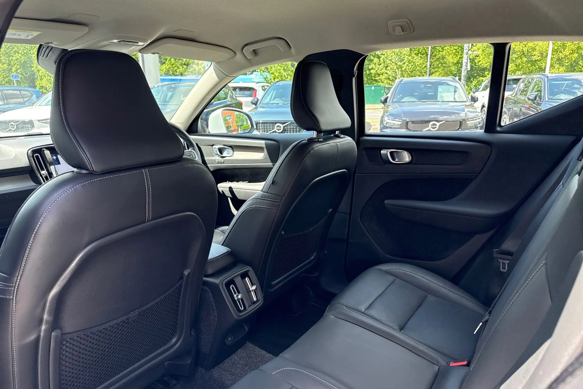 Volvo XC40 thumbnail image number 31