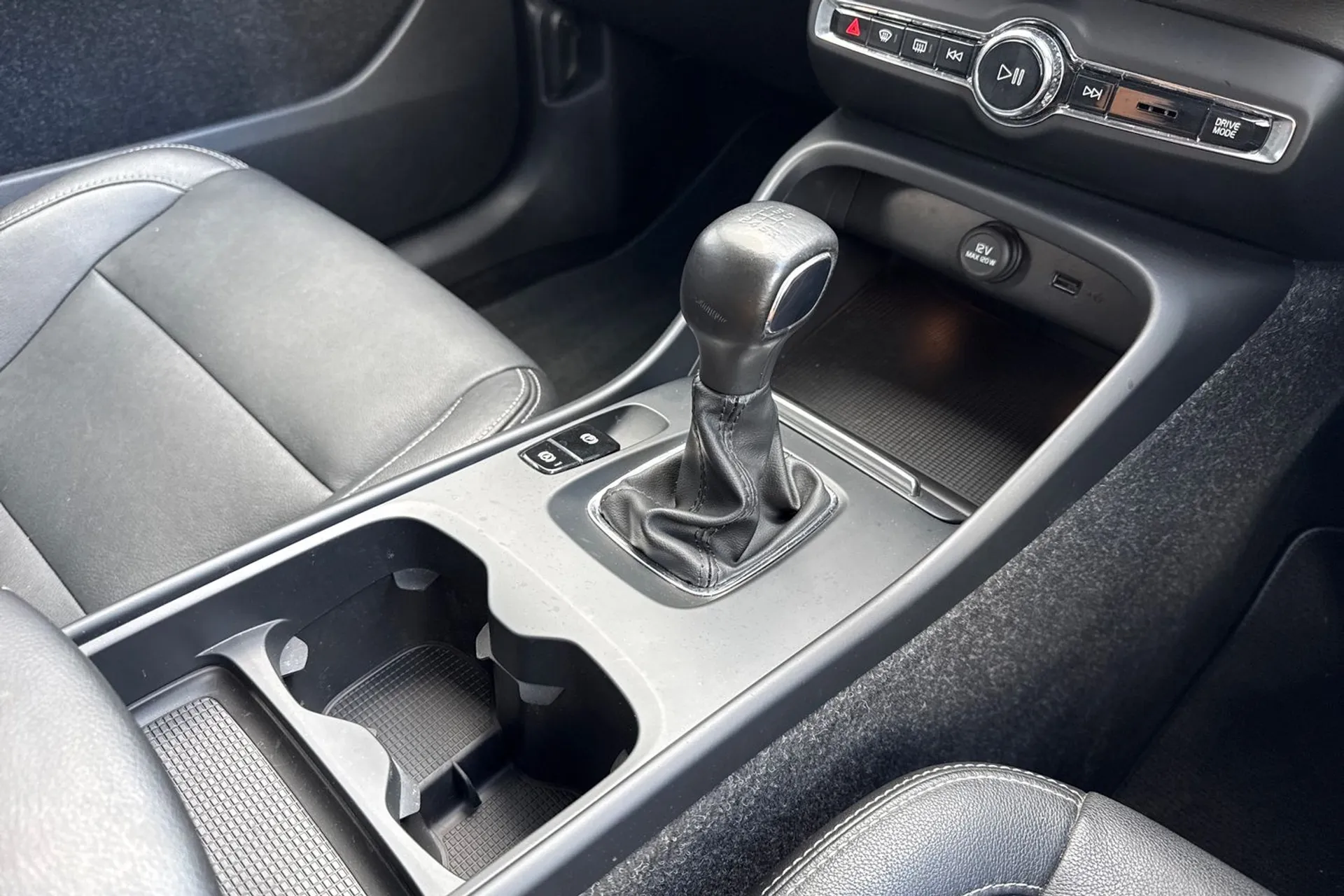 Volvo XC40 thumbnail image number 43