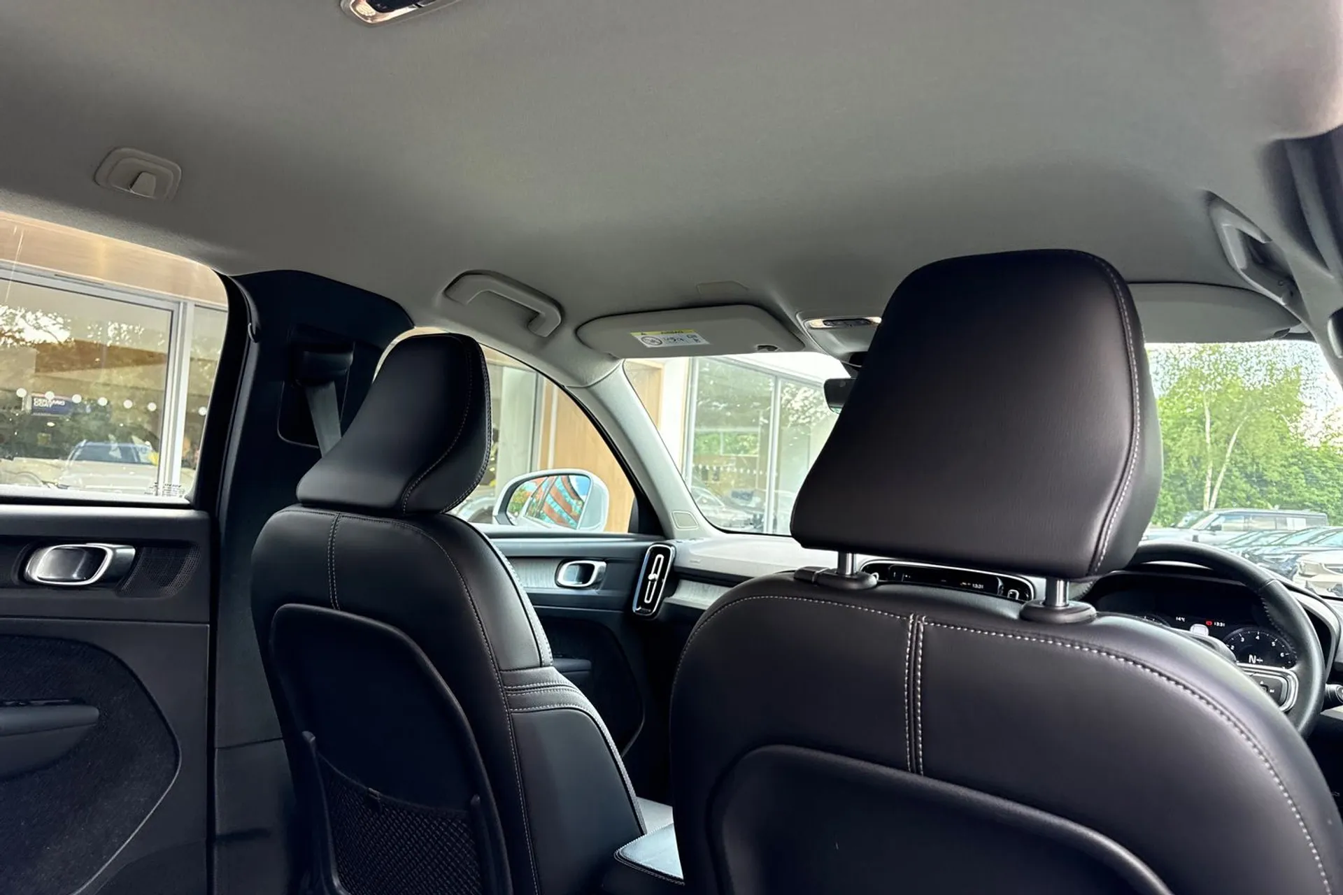 Volvo XC40 thumbnail image number 24