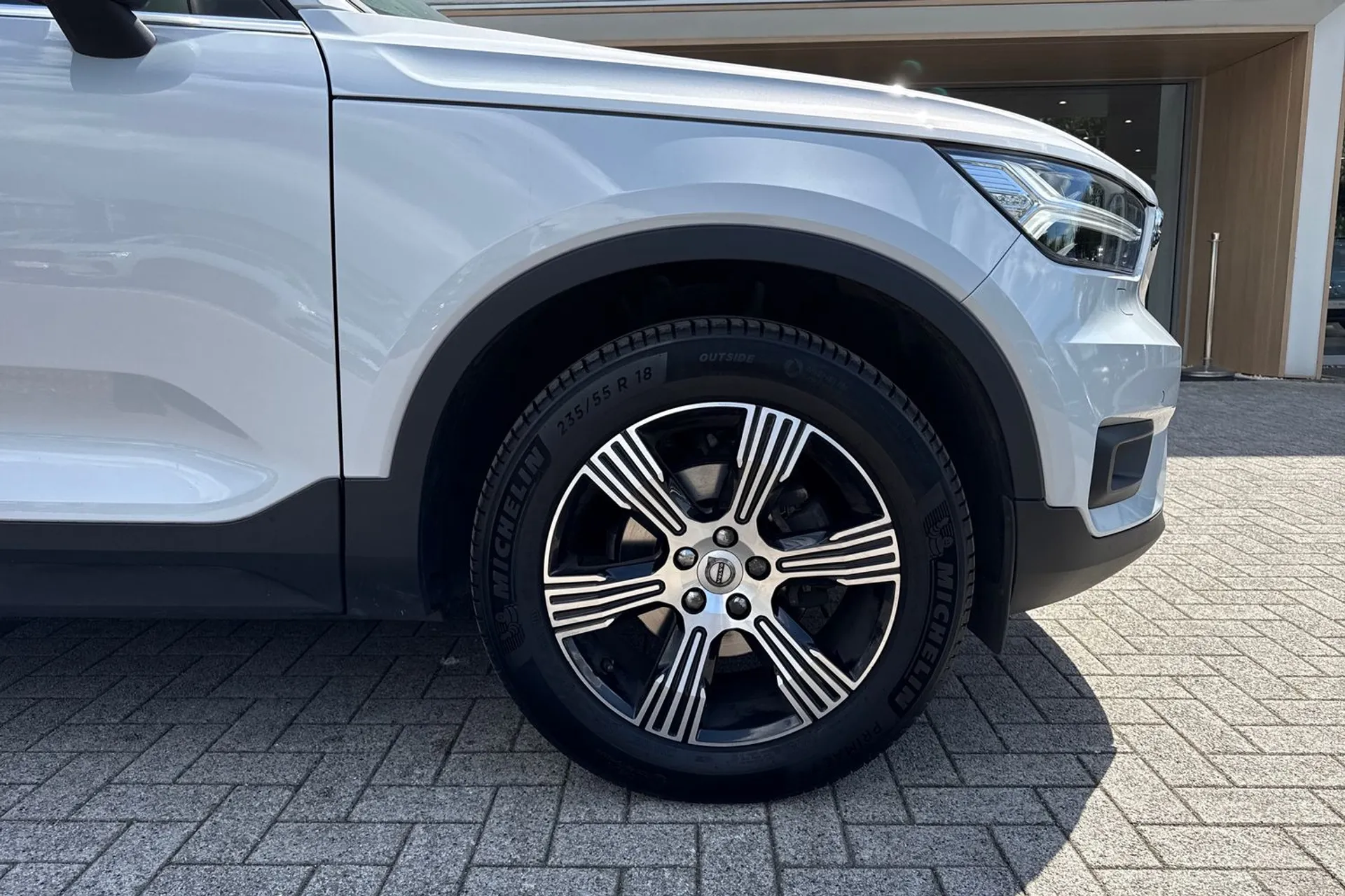 Volvo XC40 thumbnail image number 14