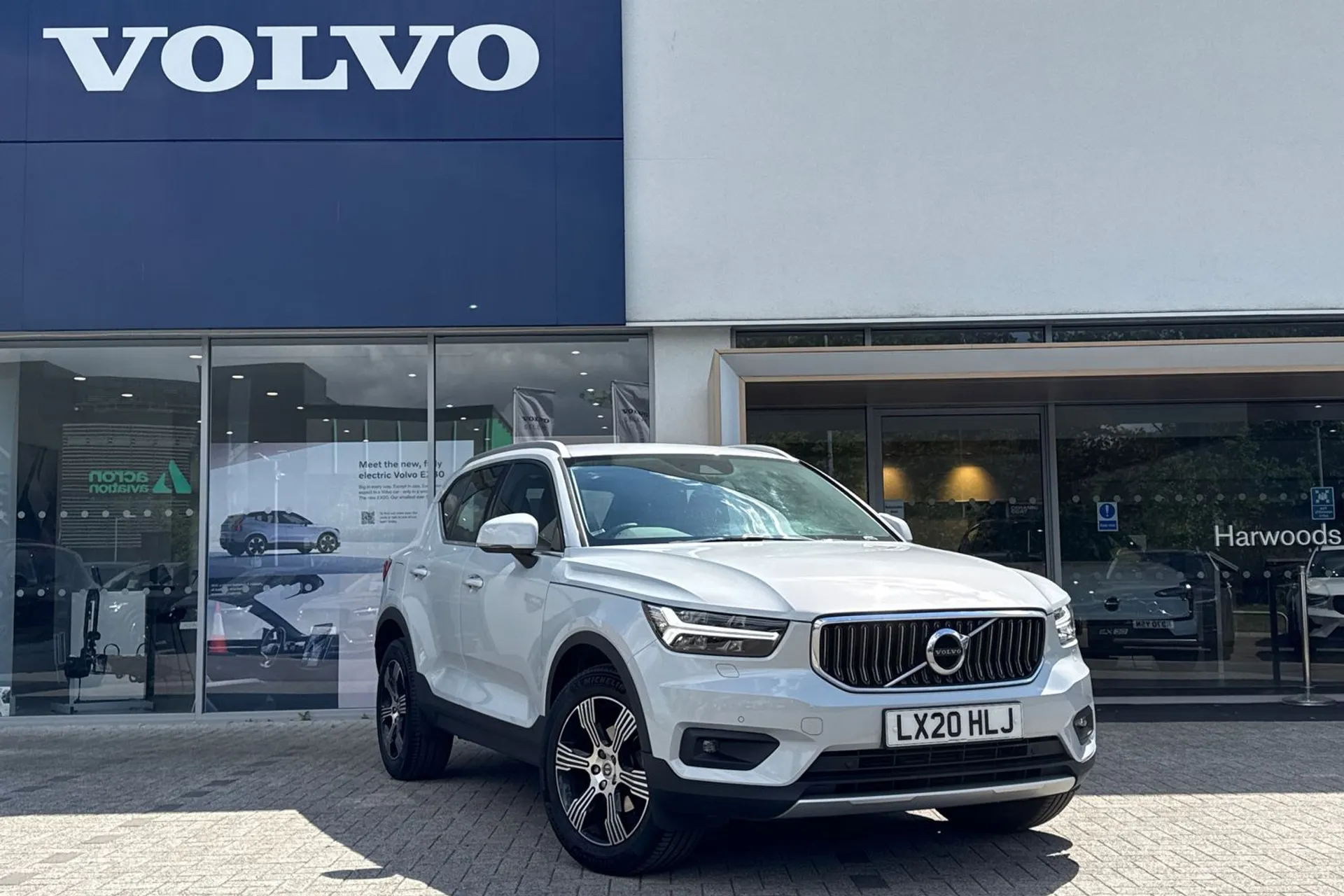 Volvo XC40 focused image