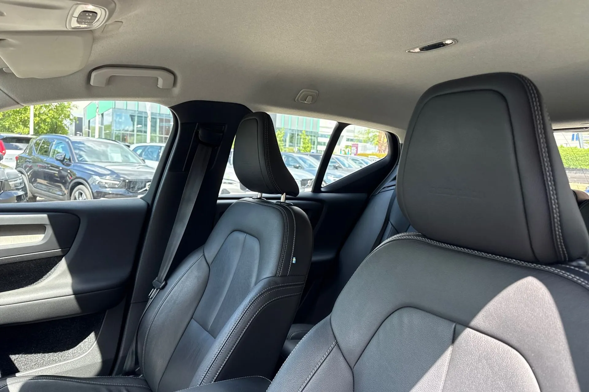 Volvo XC40 thumbnail image number 29