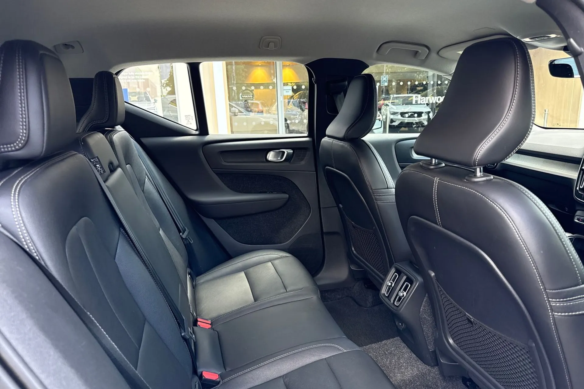 Volvo XC40 thumbnail image number 23