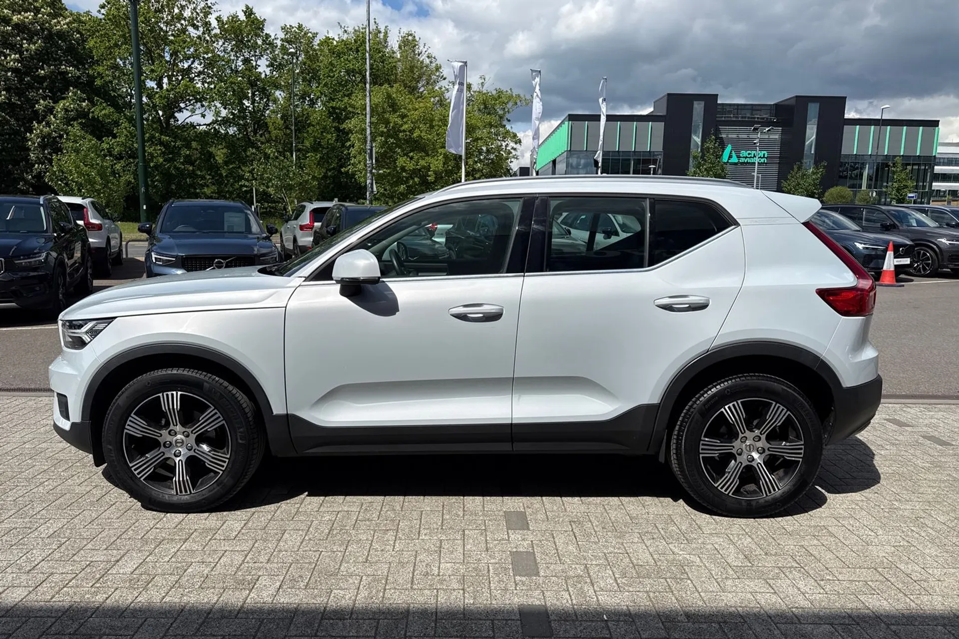 Volvo XC40 thumbnail image number 11