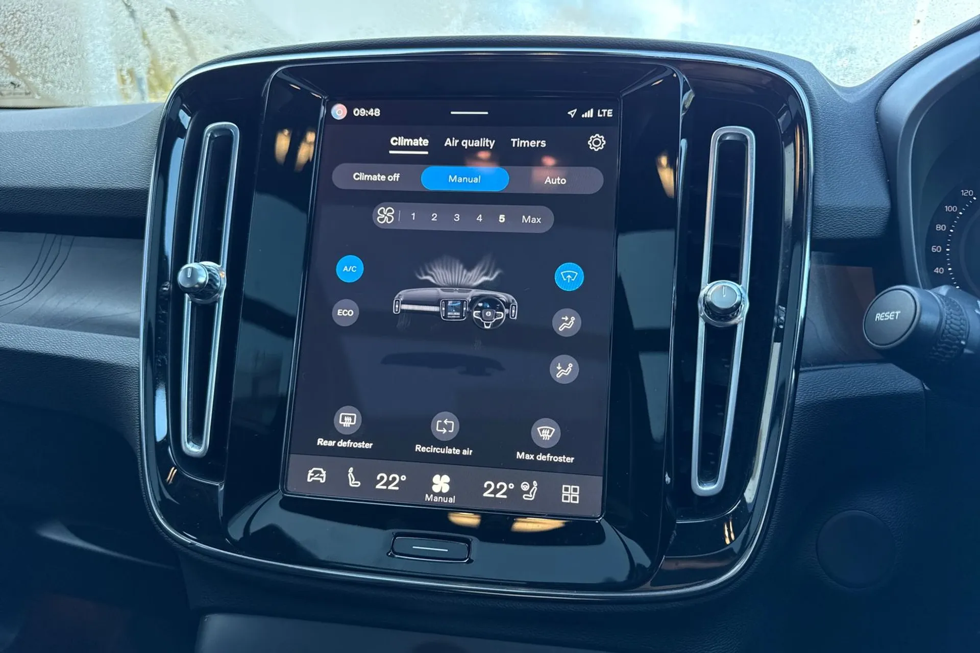 Volvo XC40 thumbnail image number 39