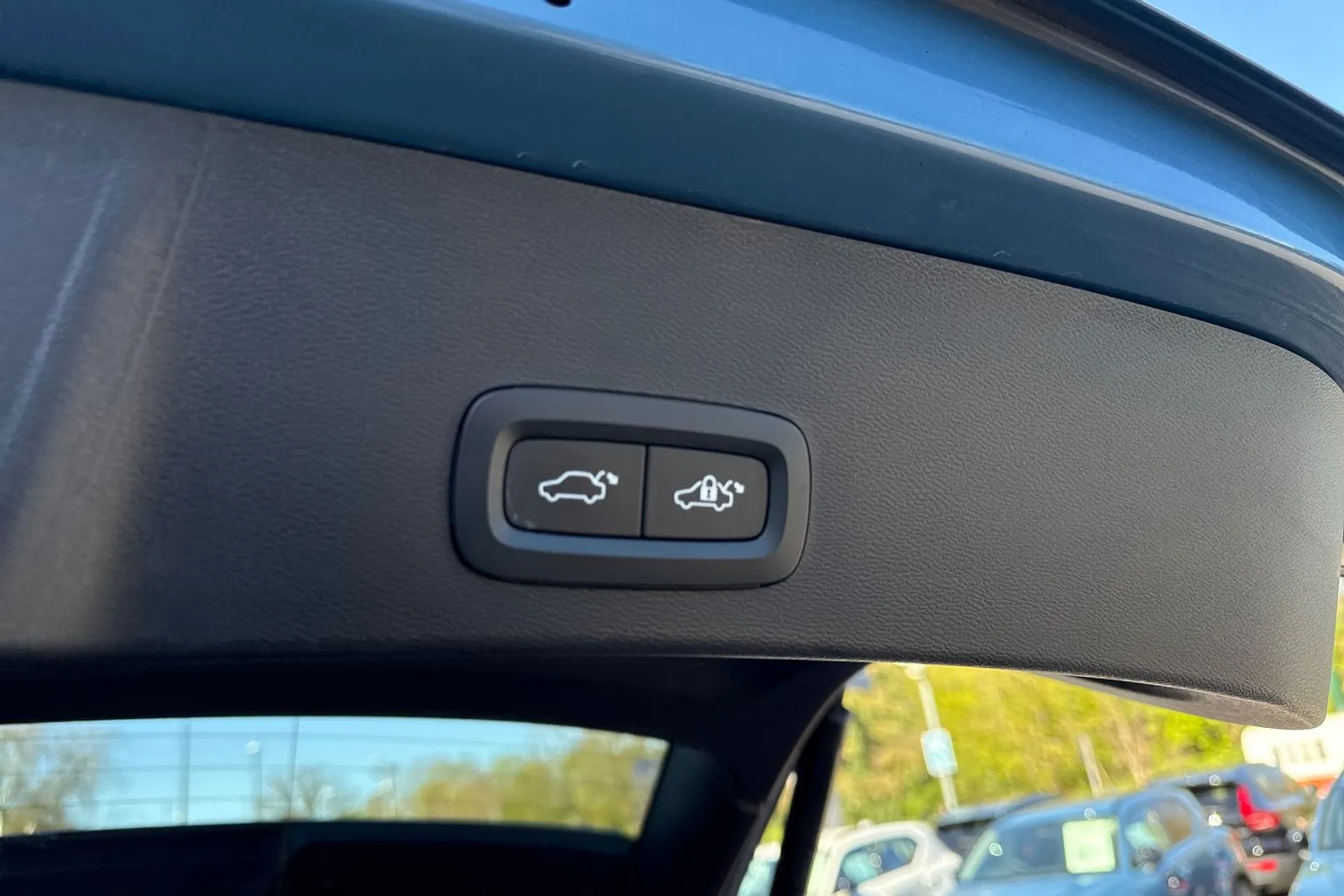 Volvo XC40 thumbnail image number 21