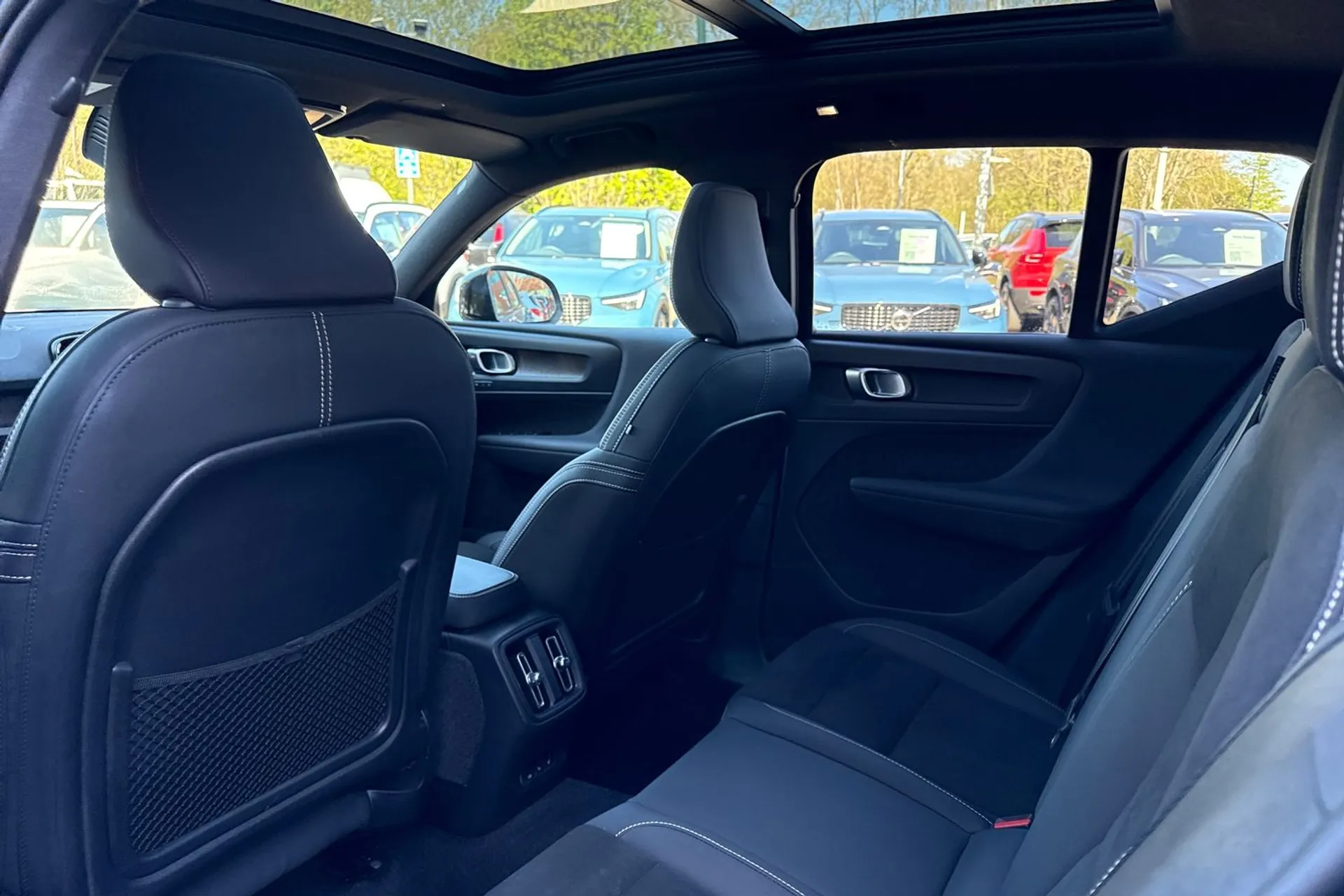 Volvo XC40 thumbnail image number 31