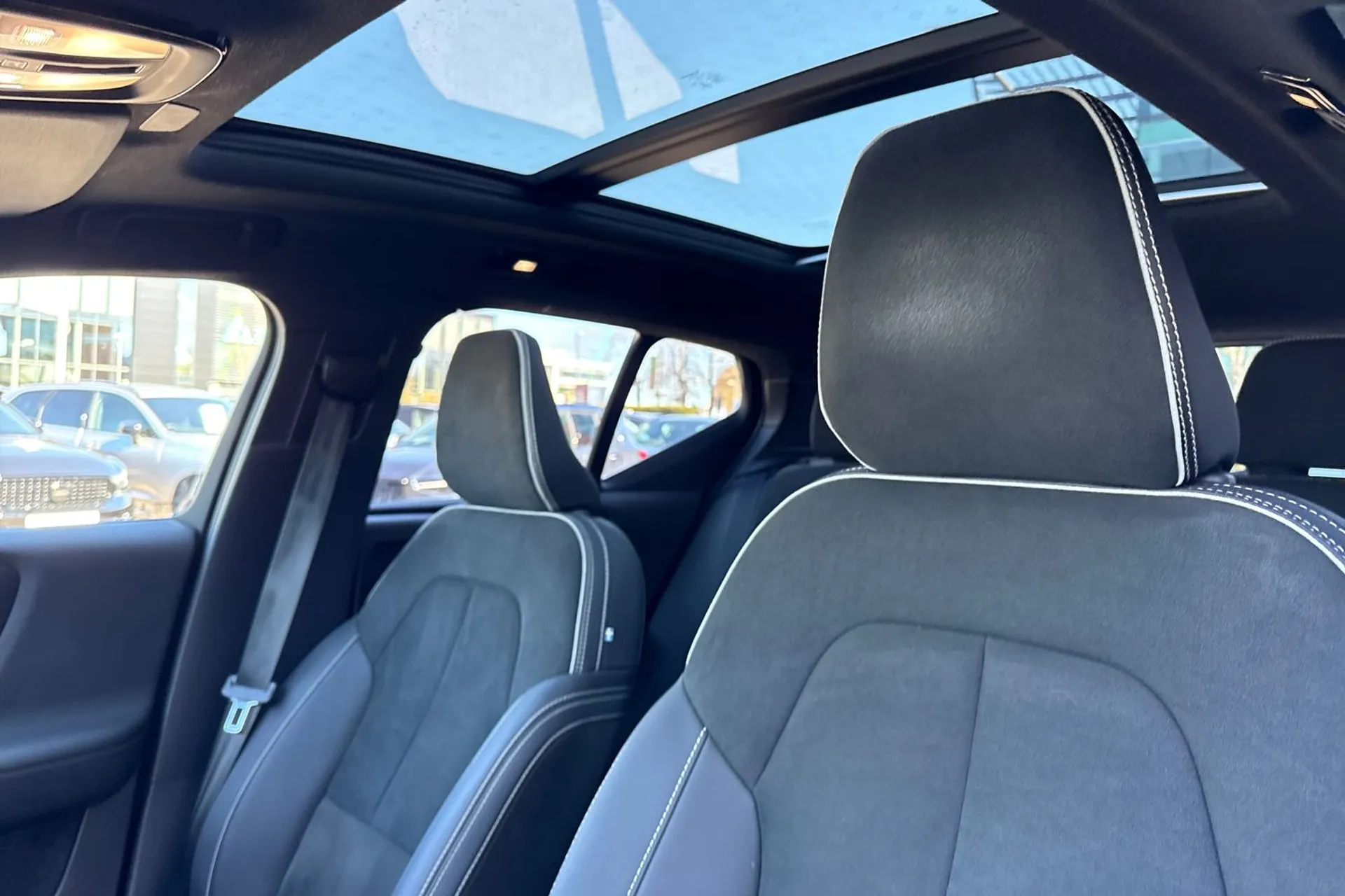 Volvo XC40 thumbnail image number 29