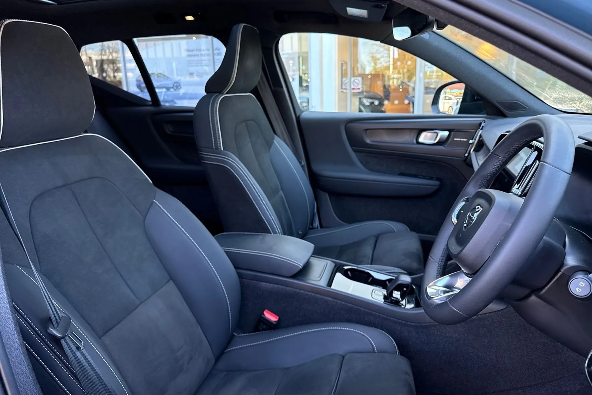 Volvo XC40 thumbnail image number 26