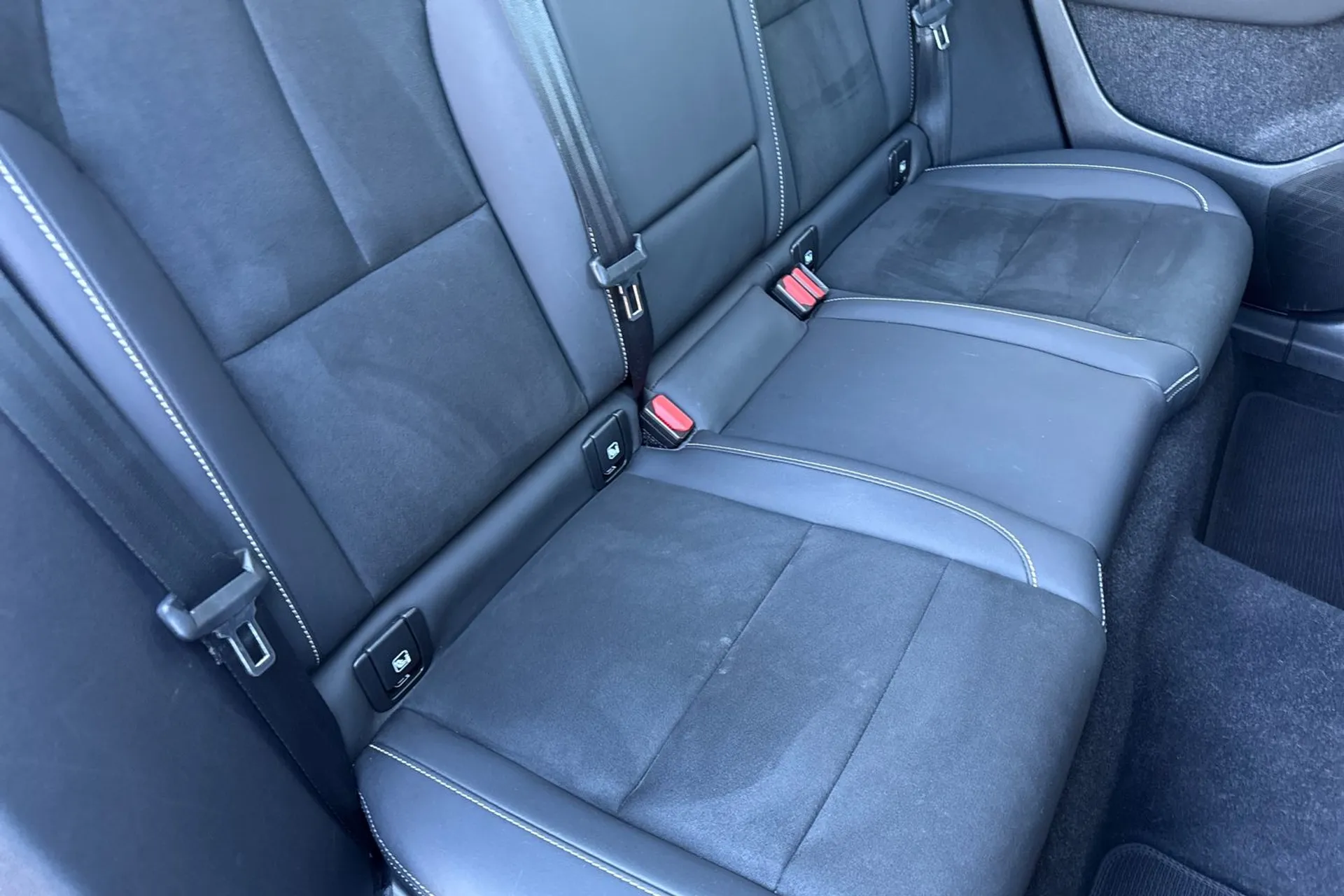 Volvo XC40 thumbnail image number 25