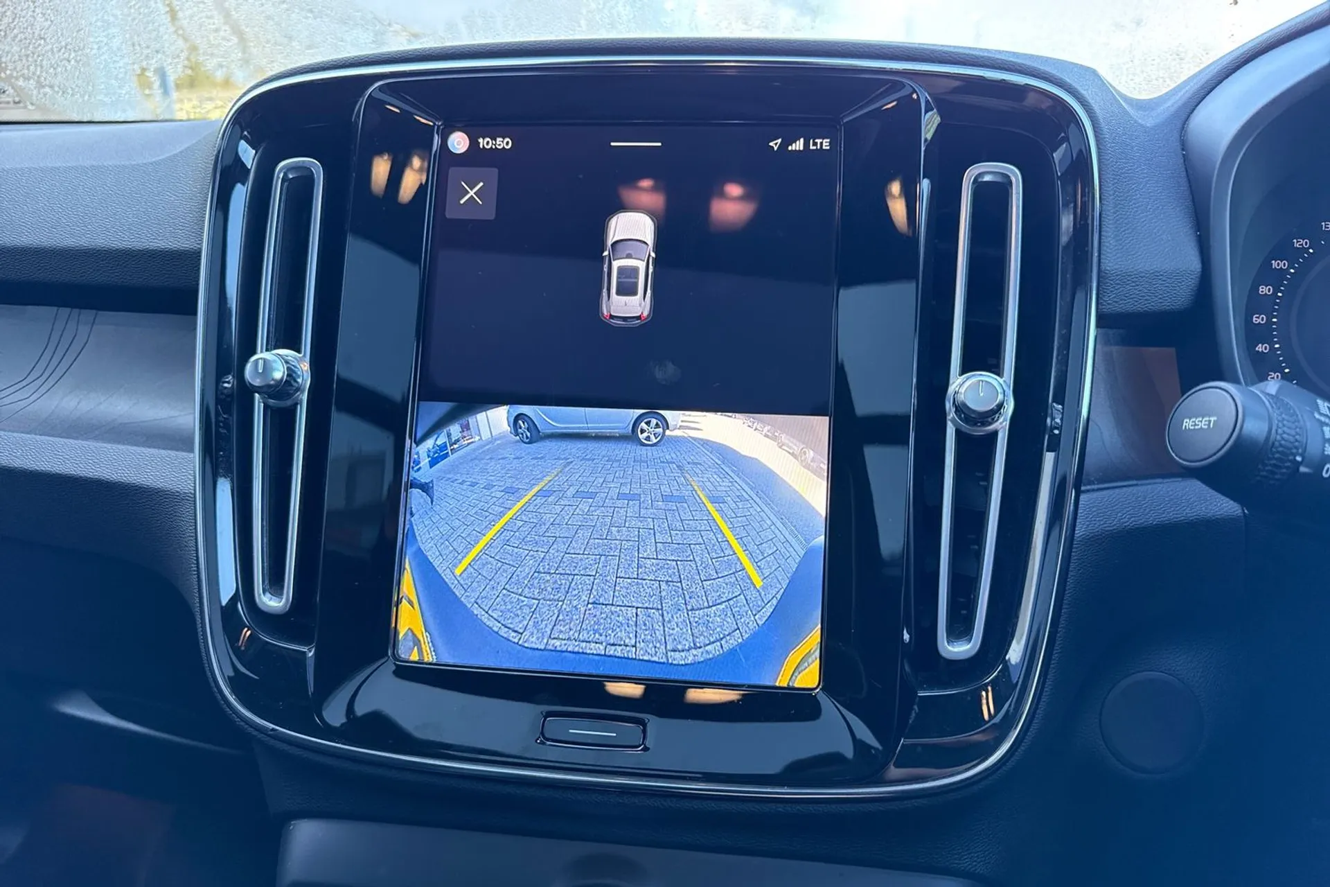 Volvo XC40 thumbnail image number 38