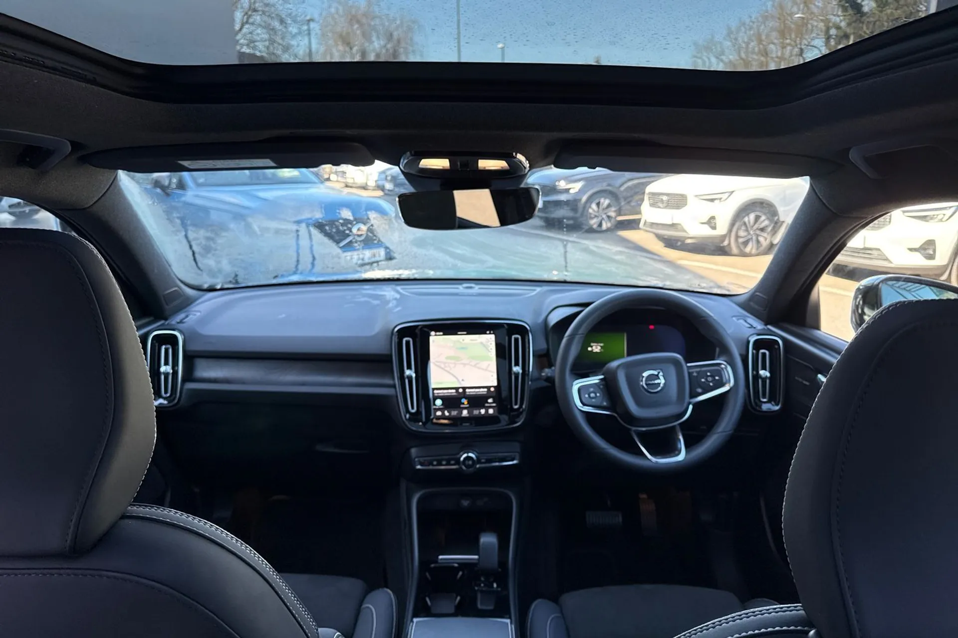 Volvo XC40 thumbnail image number 3