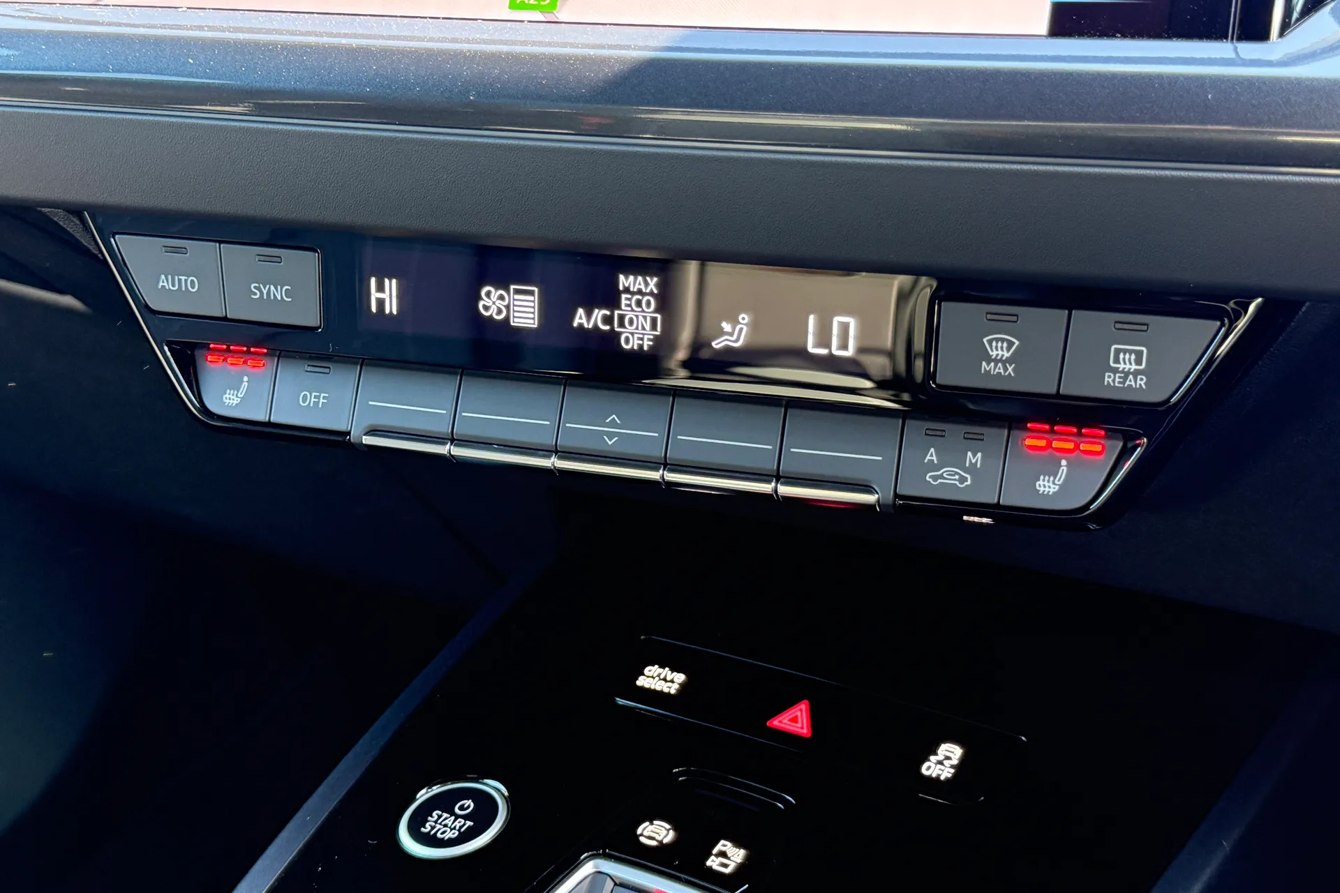 Audi Q4 thumbnail image number 18