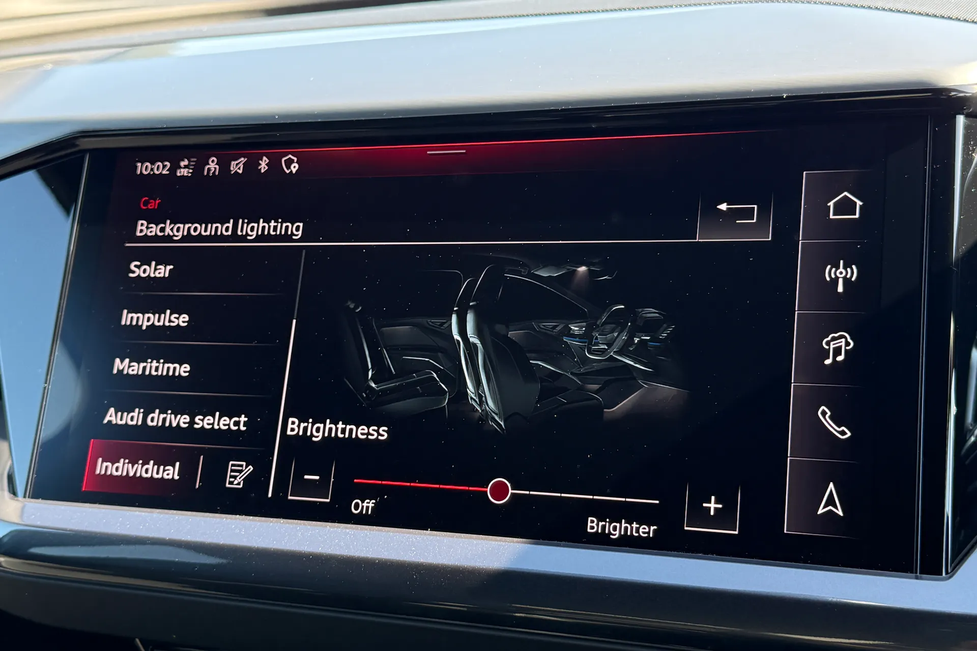Audi Q4 thumbnail image number 14