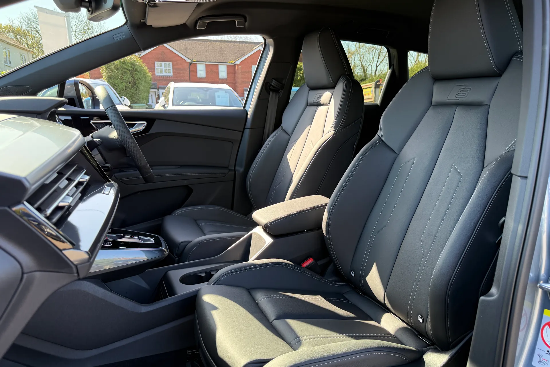Audi Q4 thumbnail image number 34