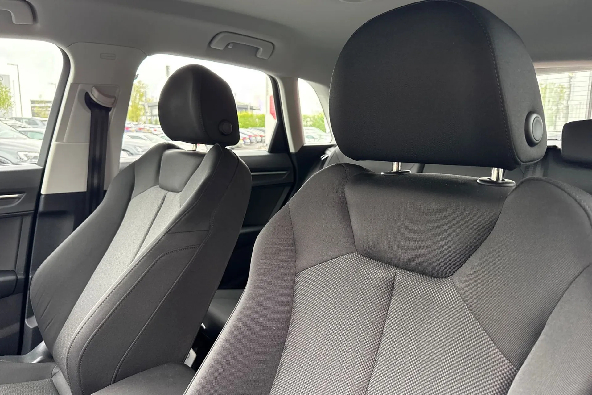 Audi Q3 thumbnail image number 42