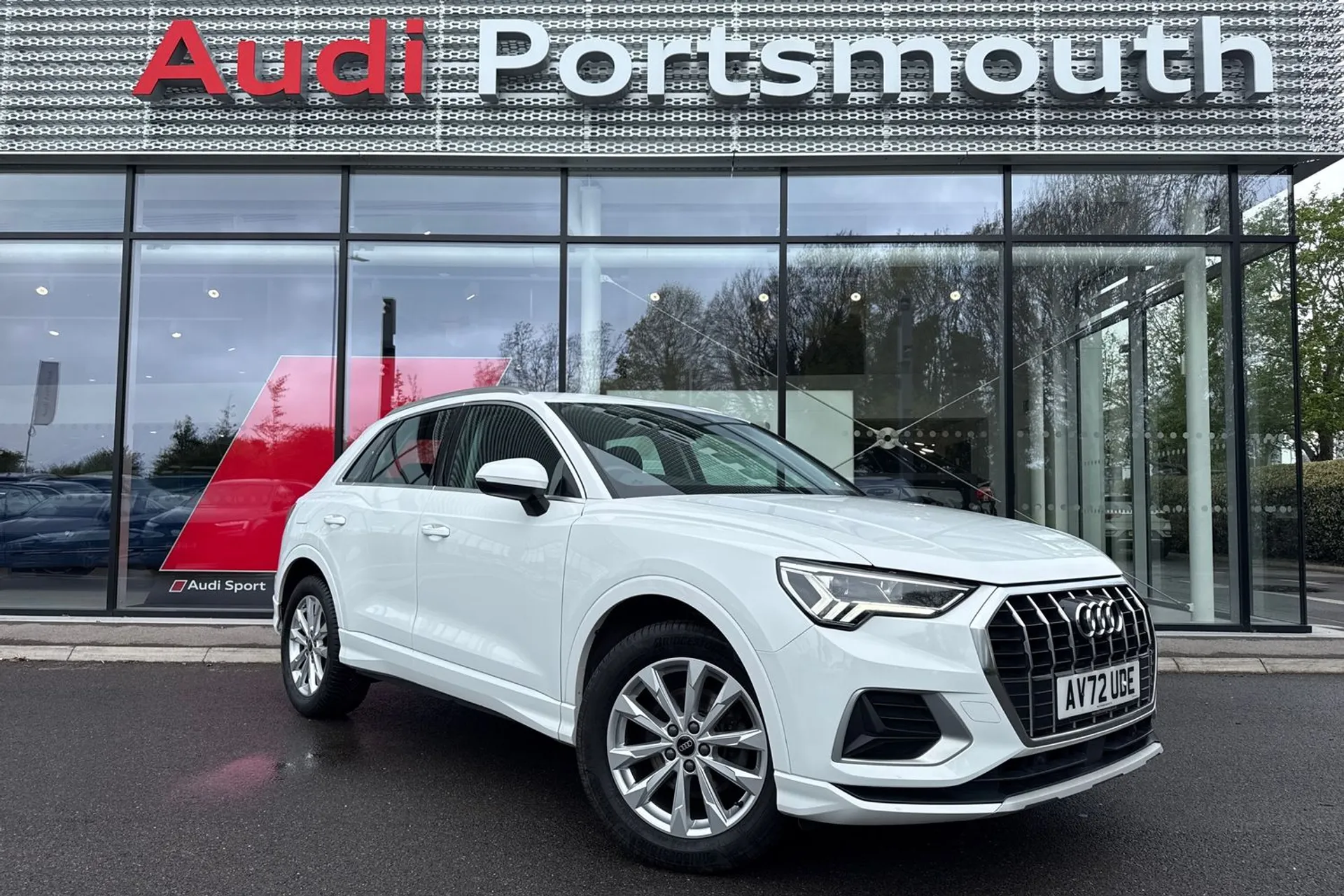 Audi Q3 focused image