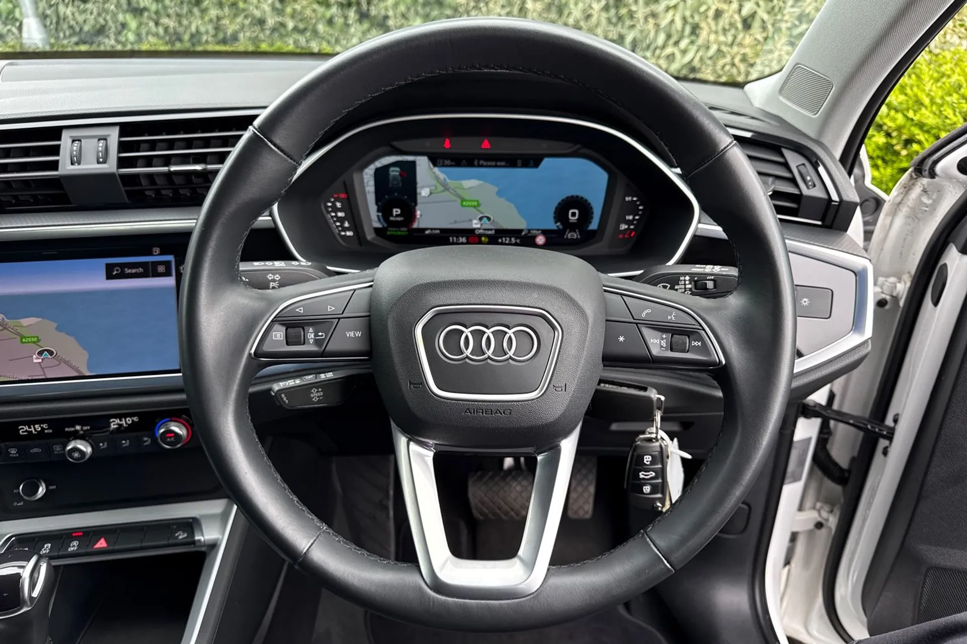 Audi Q3 thumbnail image number 6