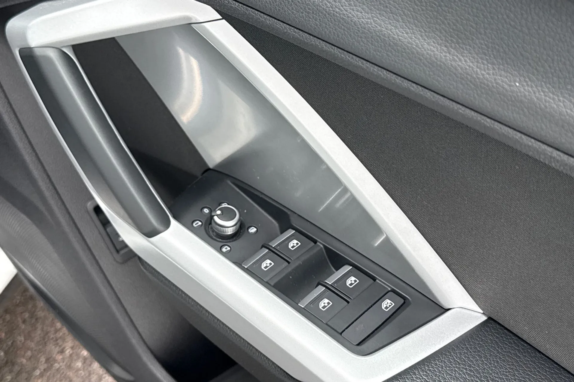 Audi Q3 thumbnail image number 41