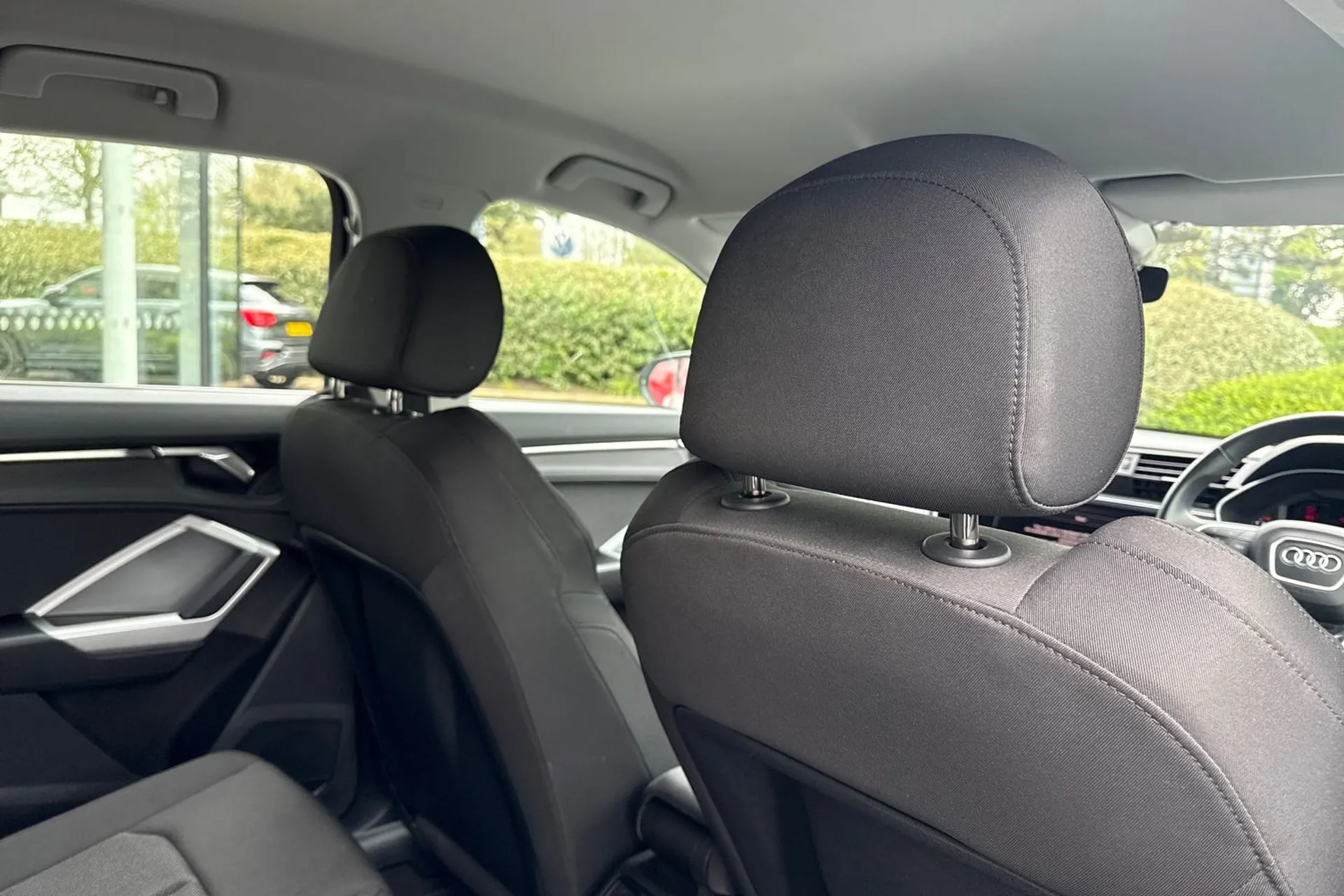 Audi Q3 thumbnail image number 35