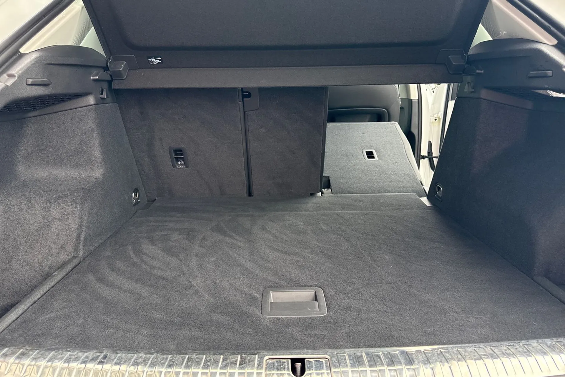 Audi Q3 thumbnail image number 31