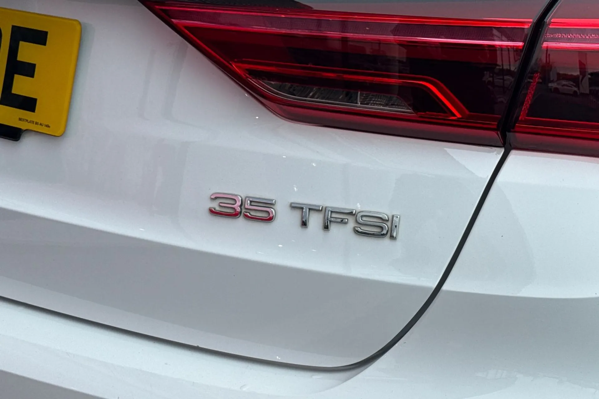 Audi Q3 thumbnail image number 28