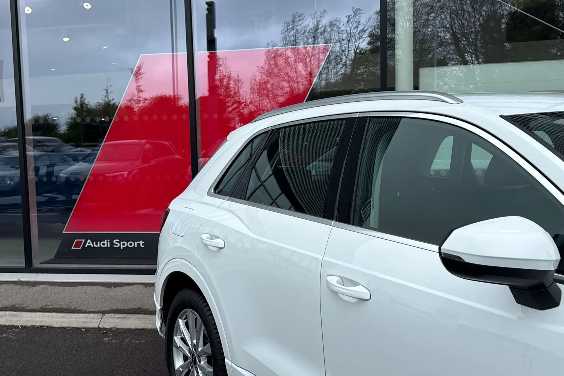 Audi Q3 thumbnail image number 22