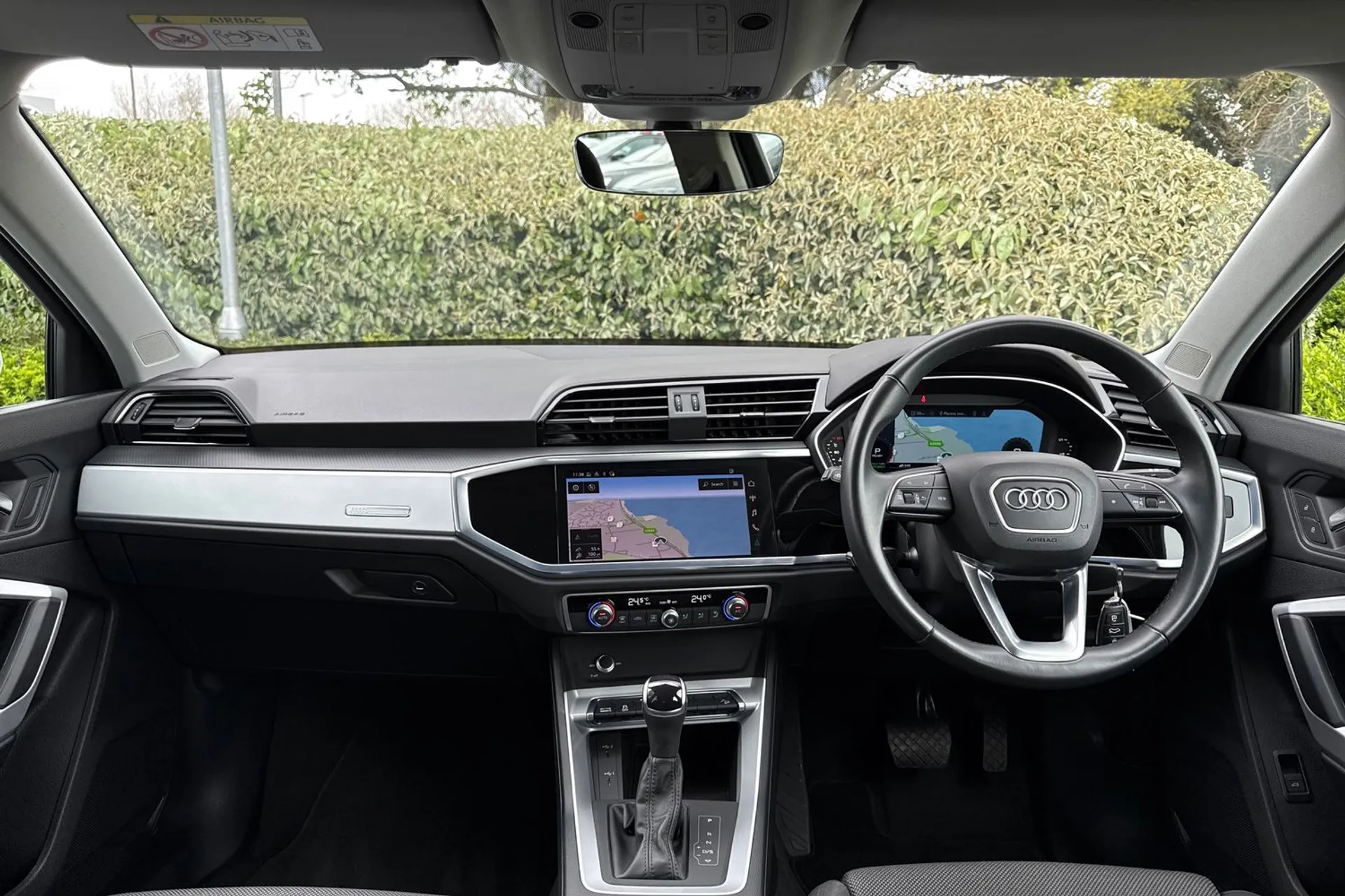 Audi Q3 thumbnail image number 3