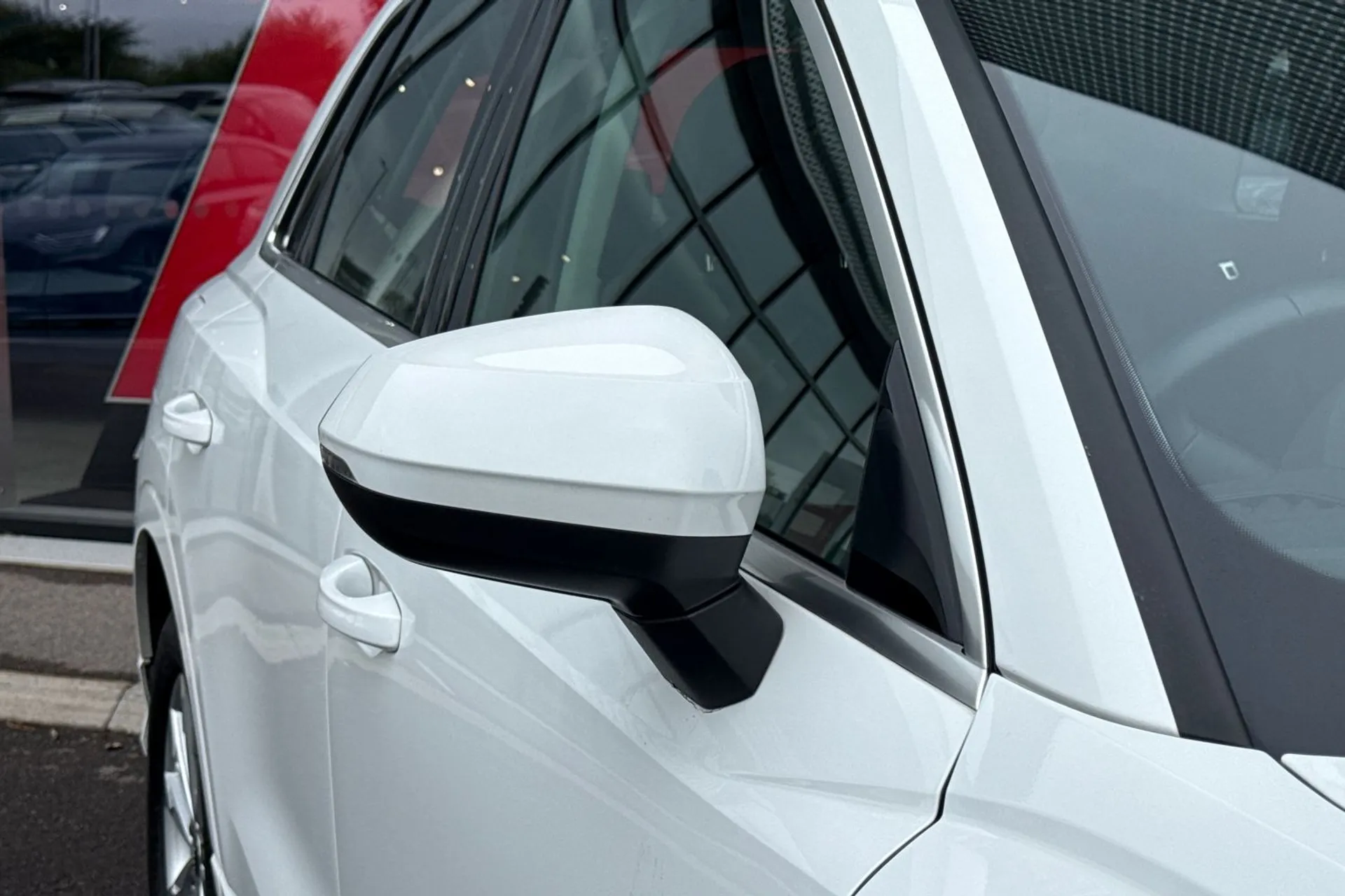 Audi Q3 thumbnail image number 9