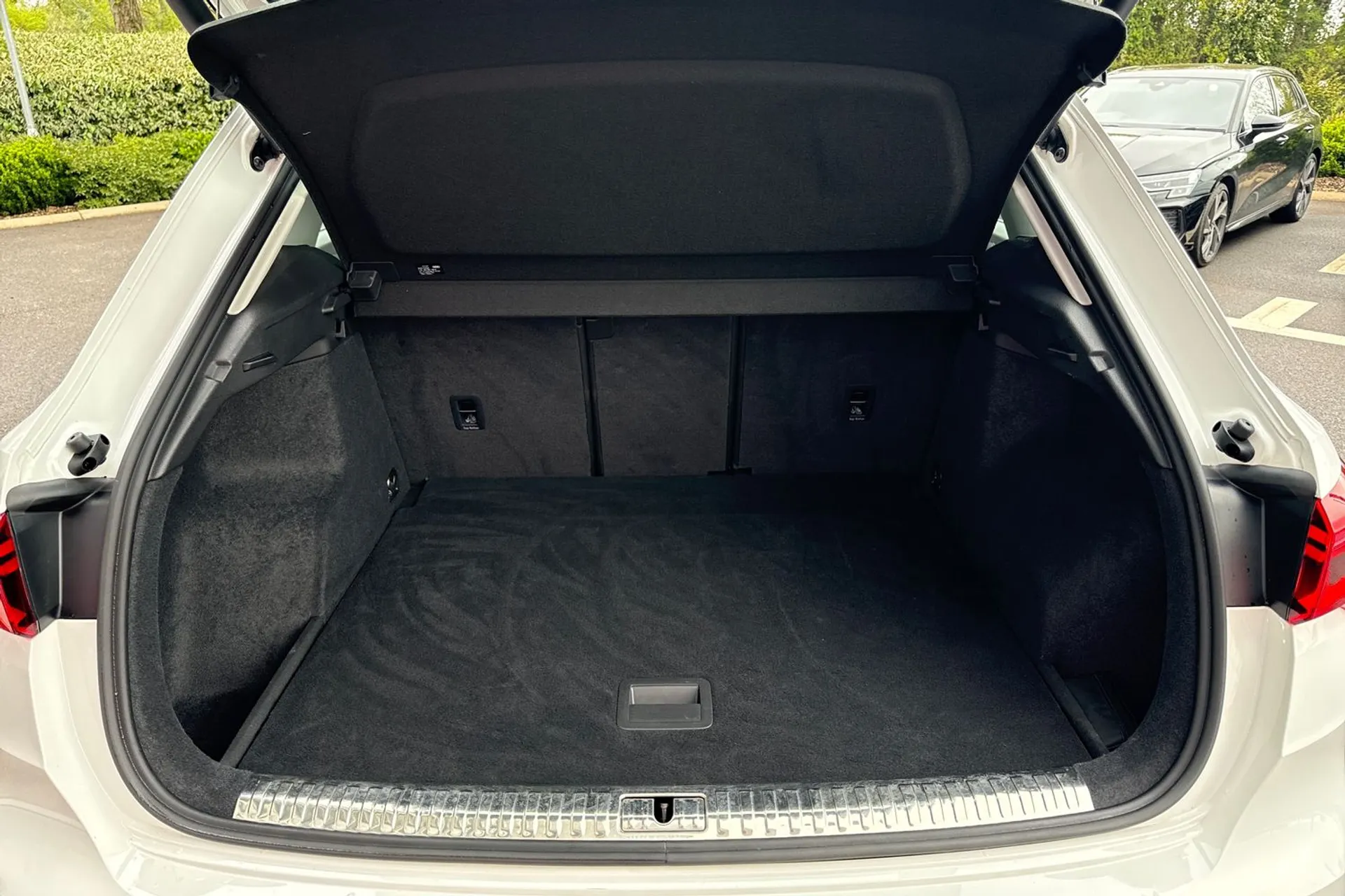 Audi Q3 thumbnail image number 29