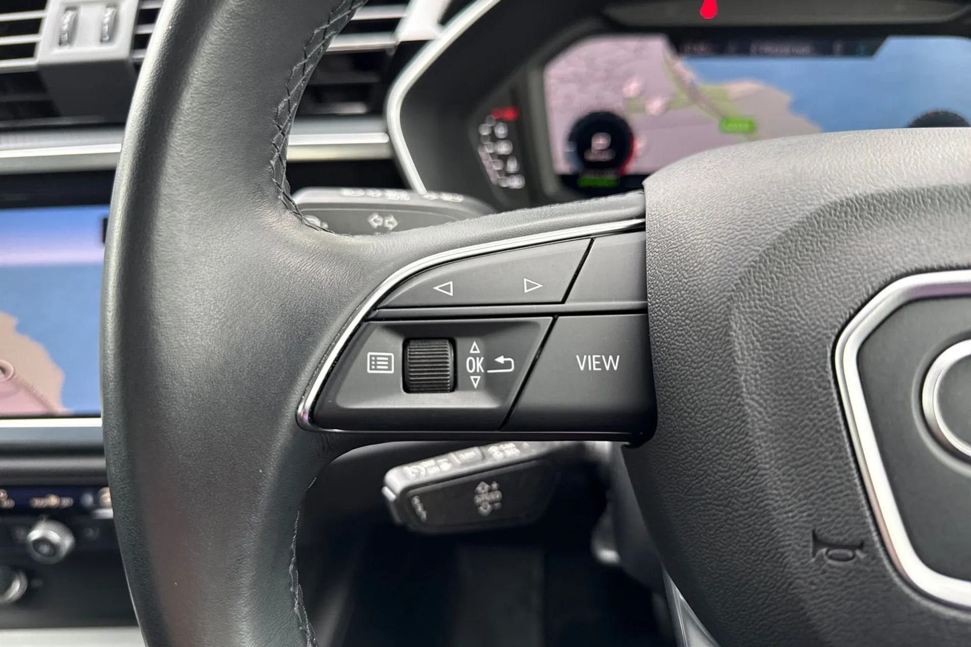 Audi Q3 thumbnail image number 44