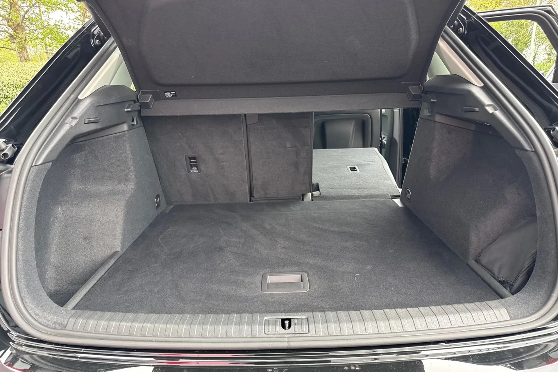 Audi Q3 thumbnail image number 28