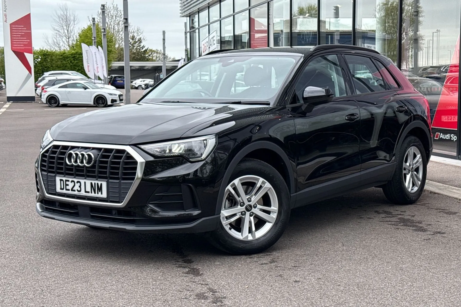 Audi Q3 thumbnail image number 8