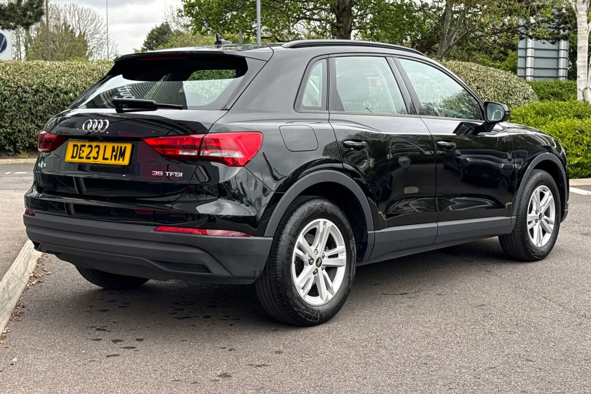 Audi Q3 thumbnail image number 11