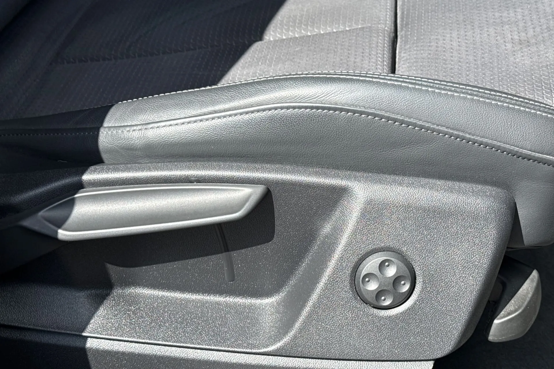 Audi Q5 thumbnail image number 43