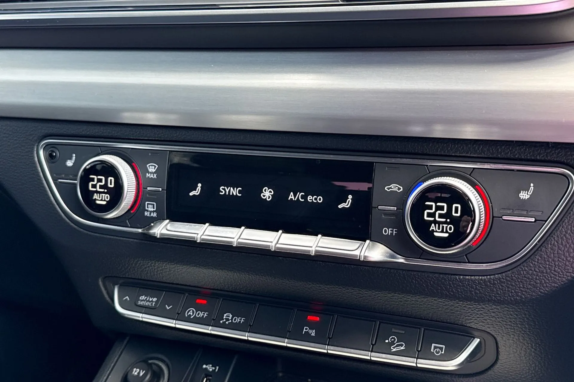 Audi Q5 thumbnail image number 12