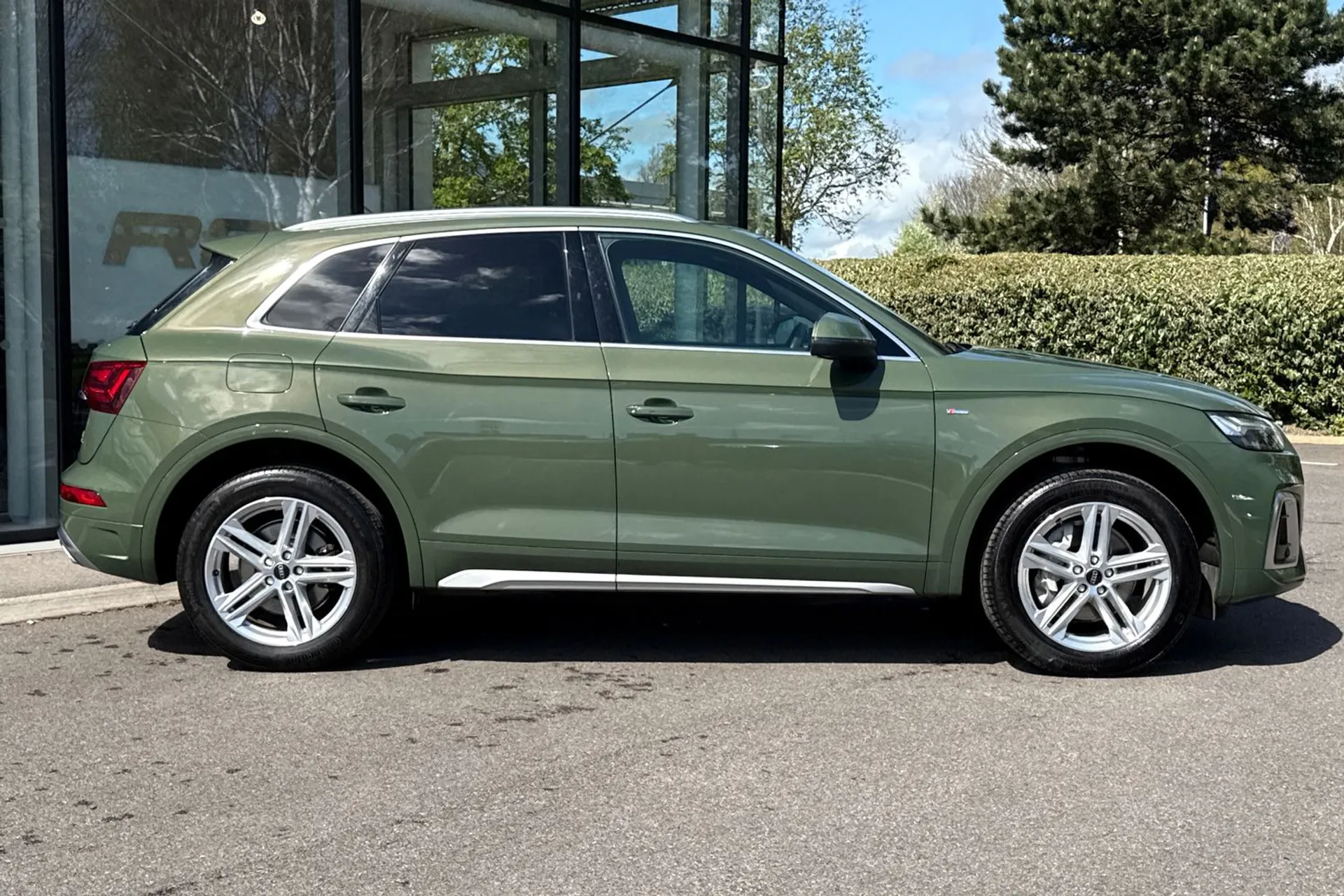 Audi Q5 thumbnail image number 2