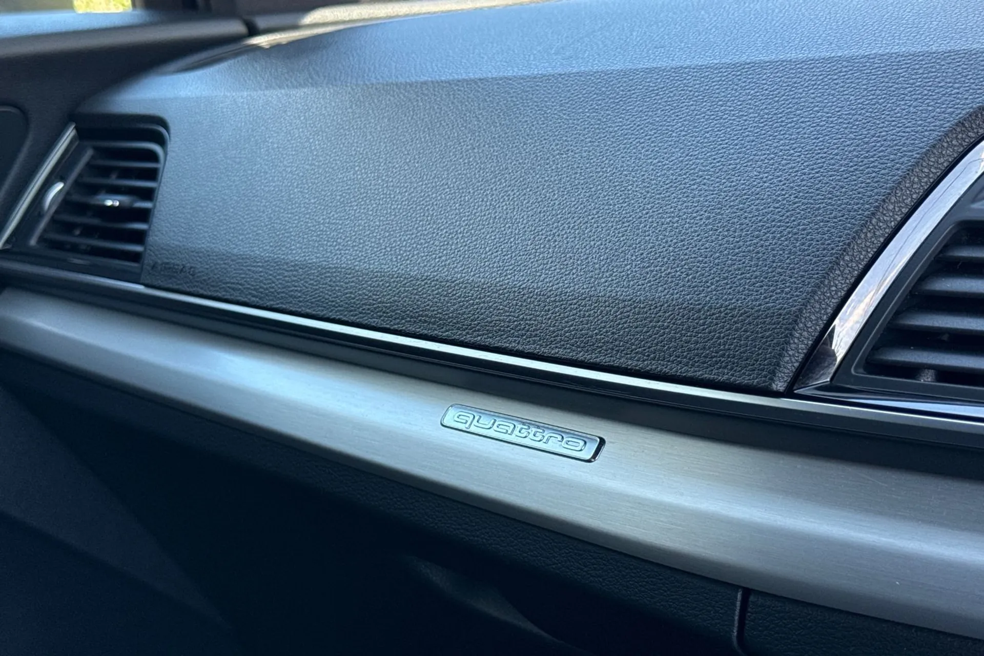 Audi Q5 thumbnail image number 18